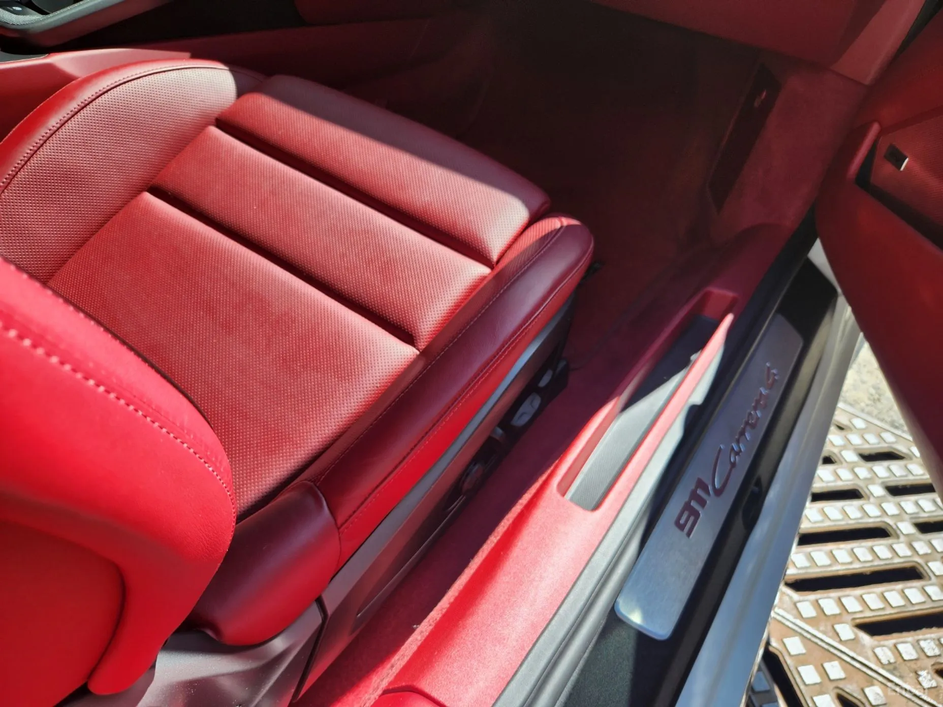 Porsche 911 (992) превью 15