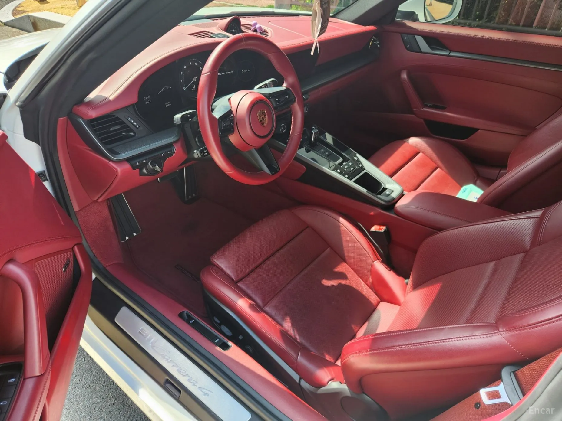 Porsche 911 (992) превью 6