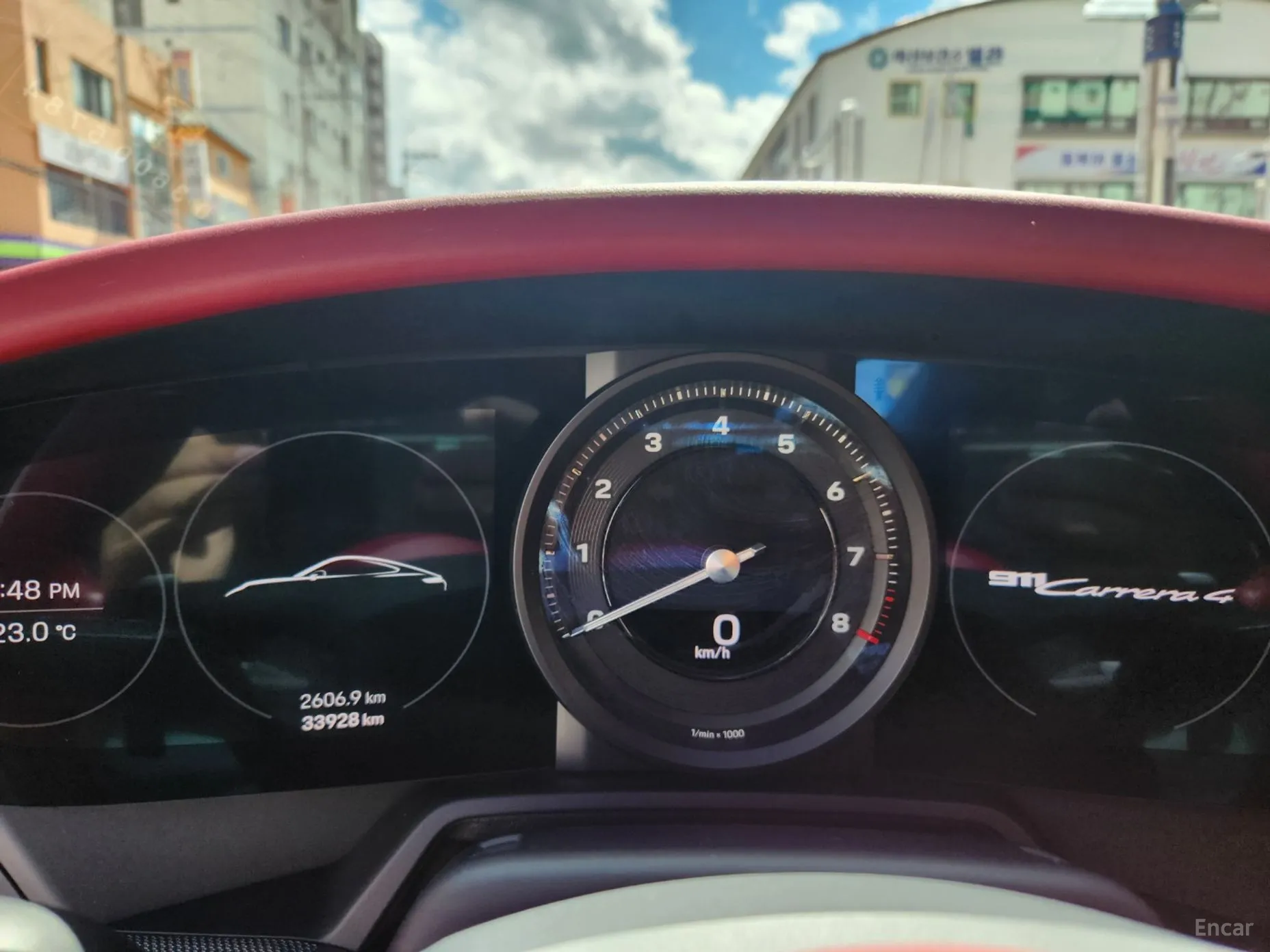 Porsche 911 (992) превью 8
