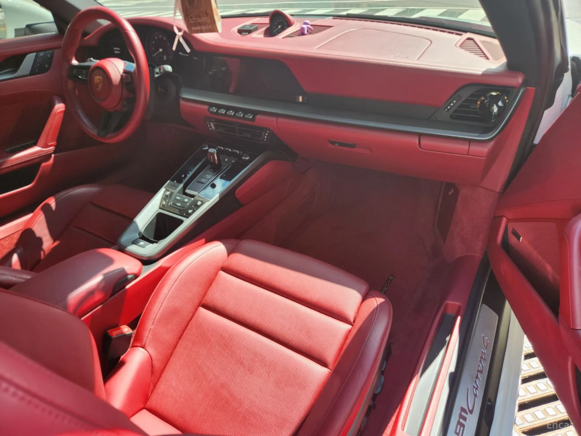 Porsche 911 (992) превью 9