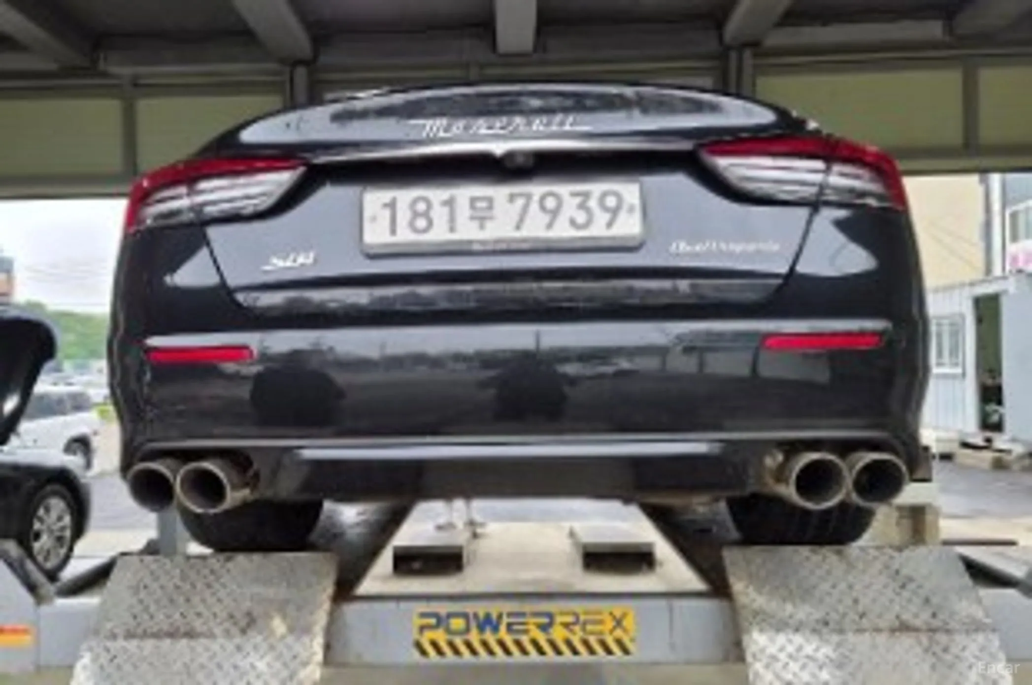 Maserati Quattroporte