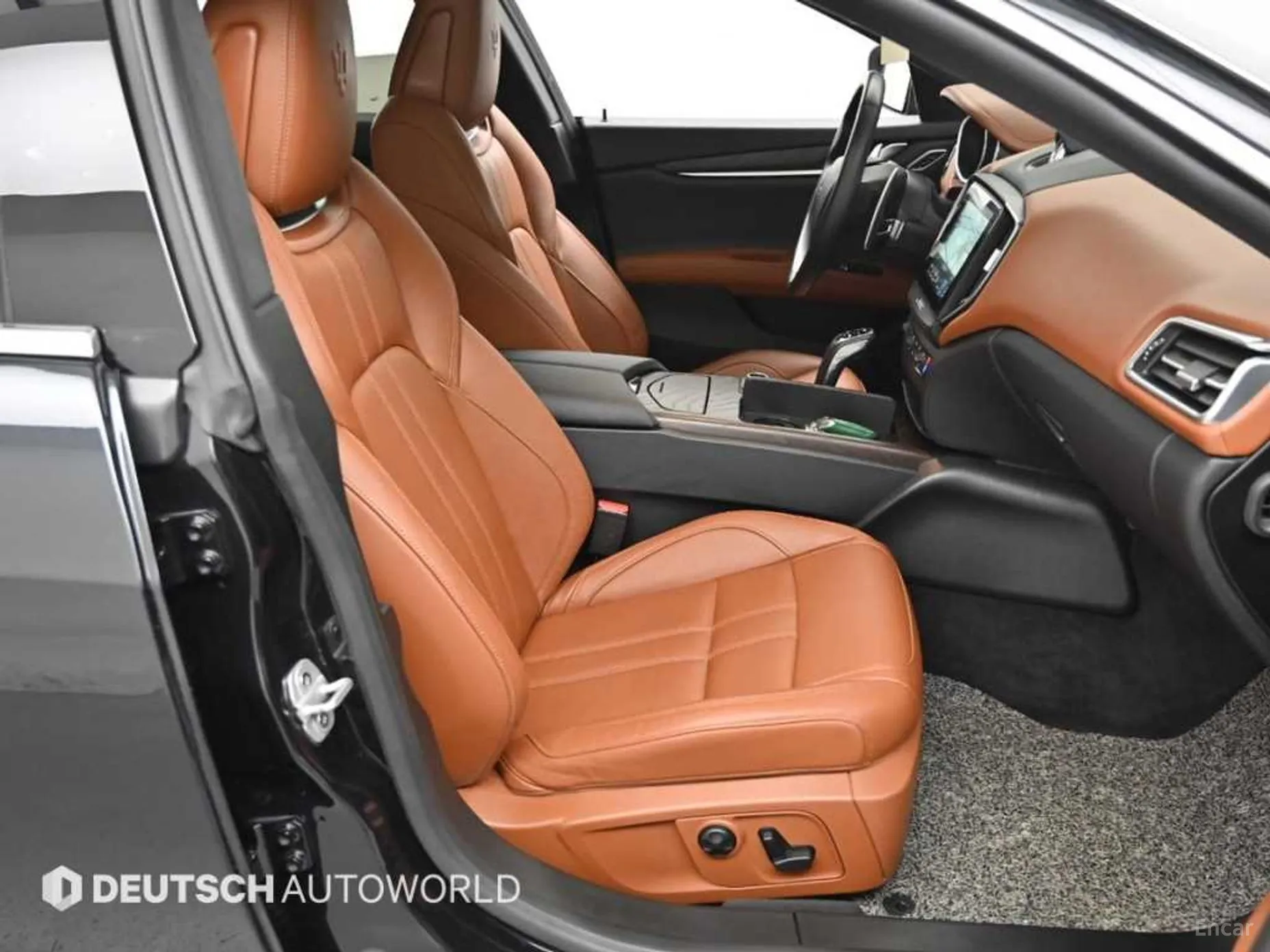 Maserati Ghibli превью 10