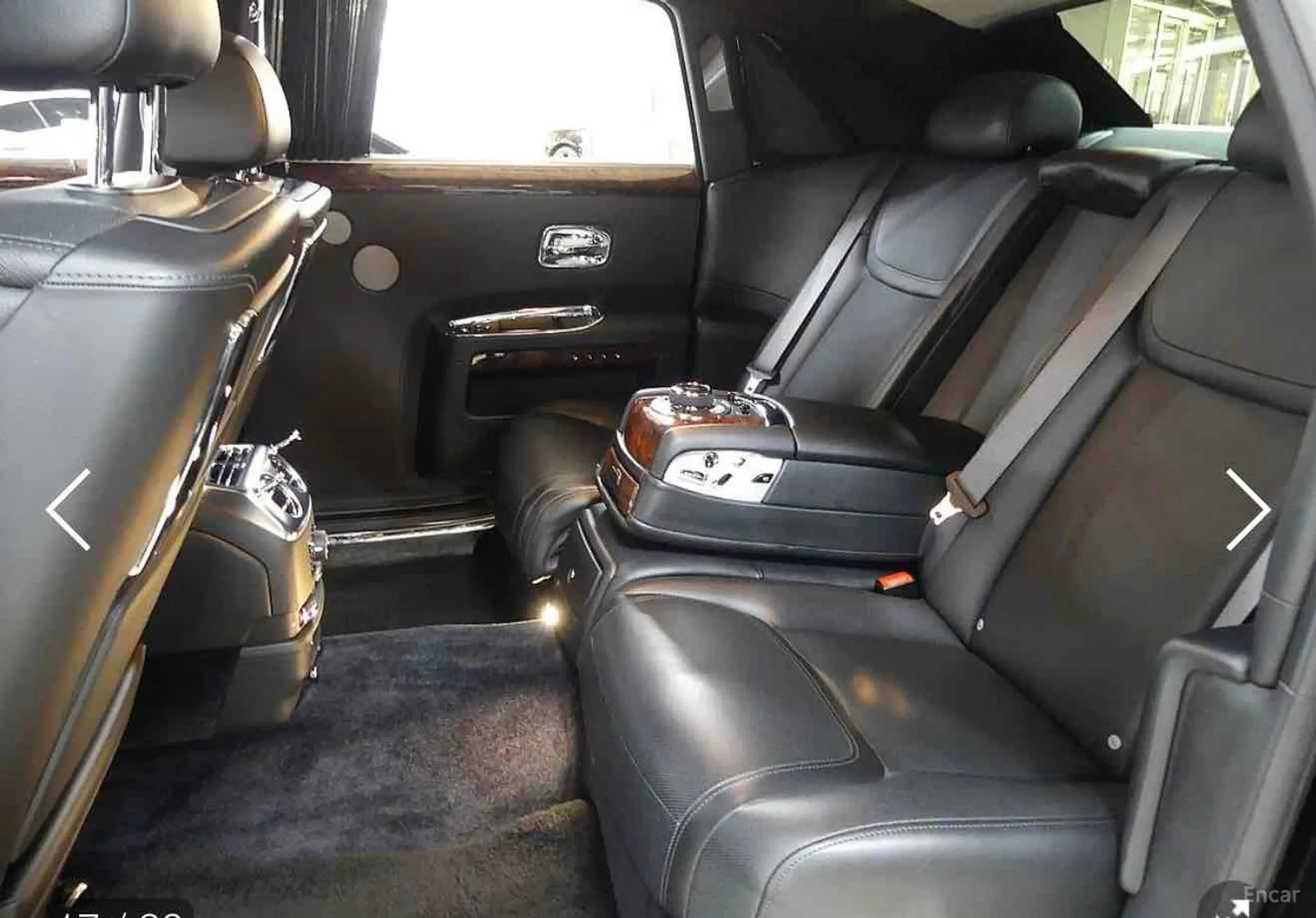 Rolls-Royce Ghost превью 12