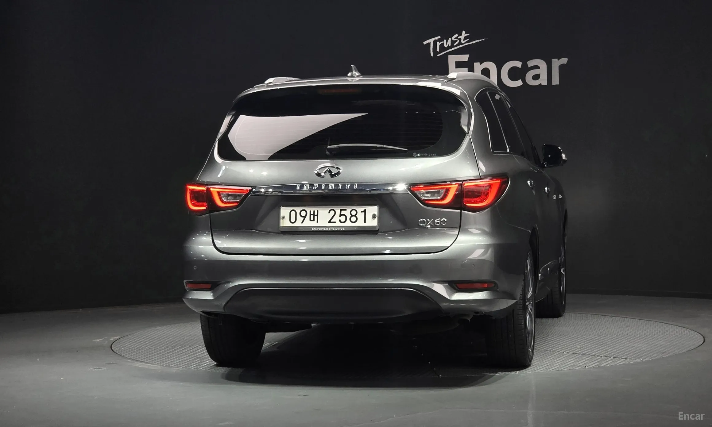 Infiniti QX60 превью 4