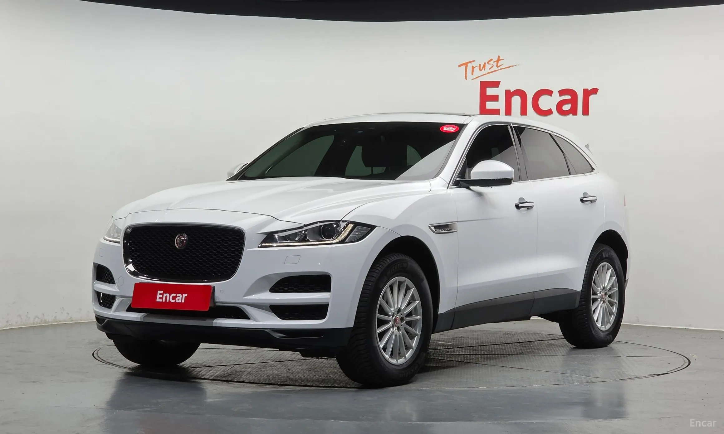 Jaguar F-PACE