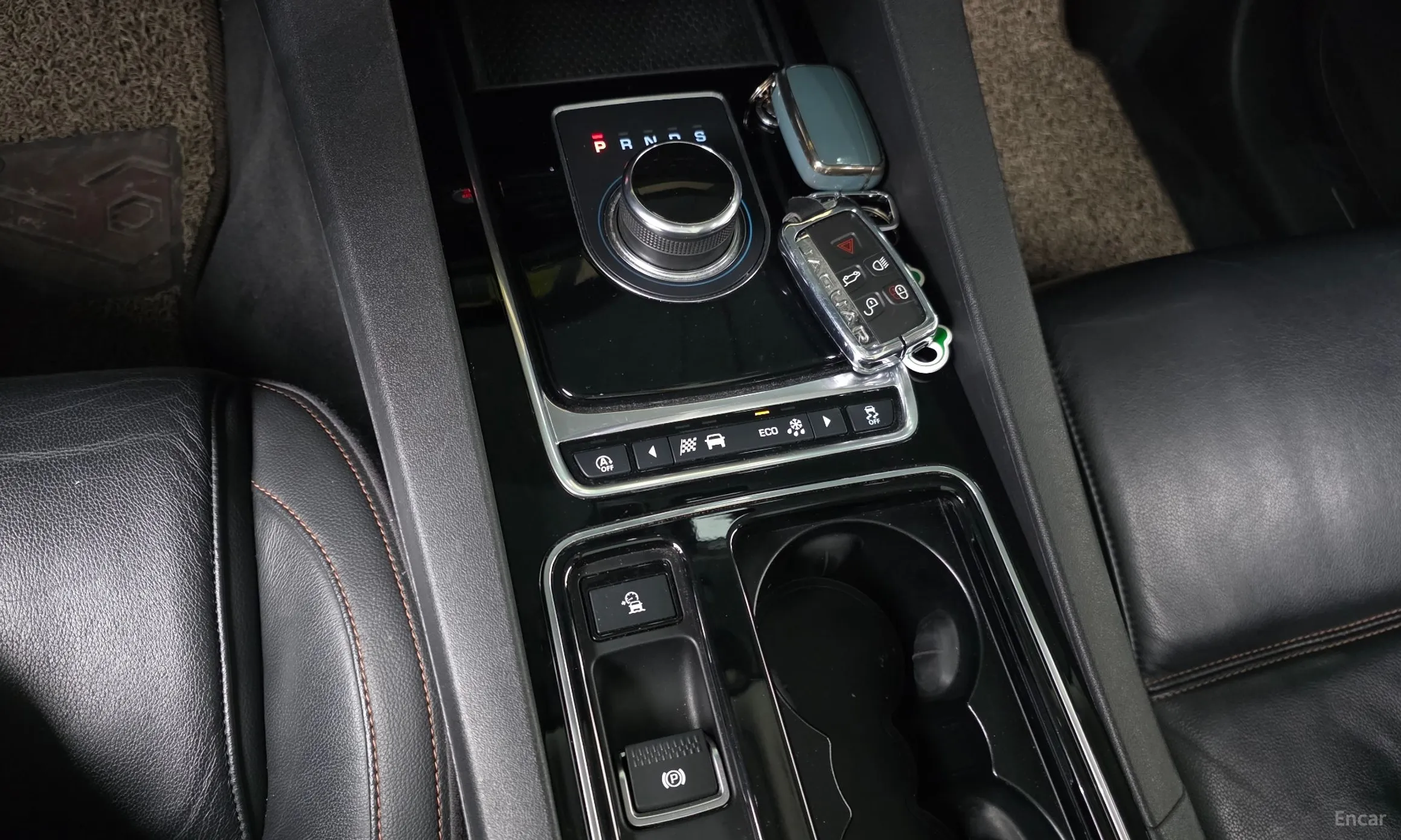 Jaguar F-PACE превью 9