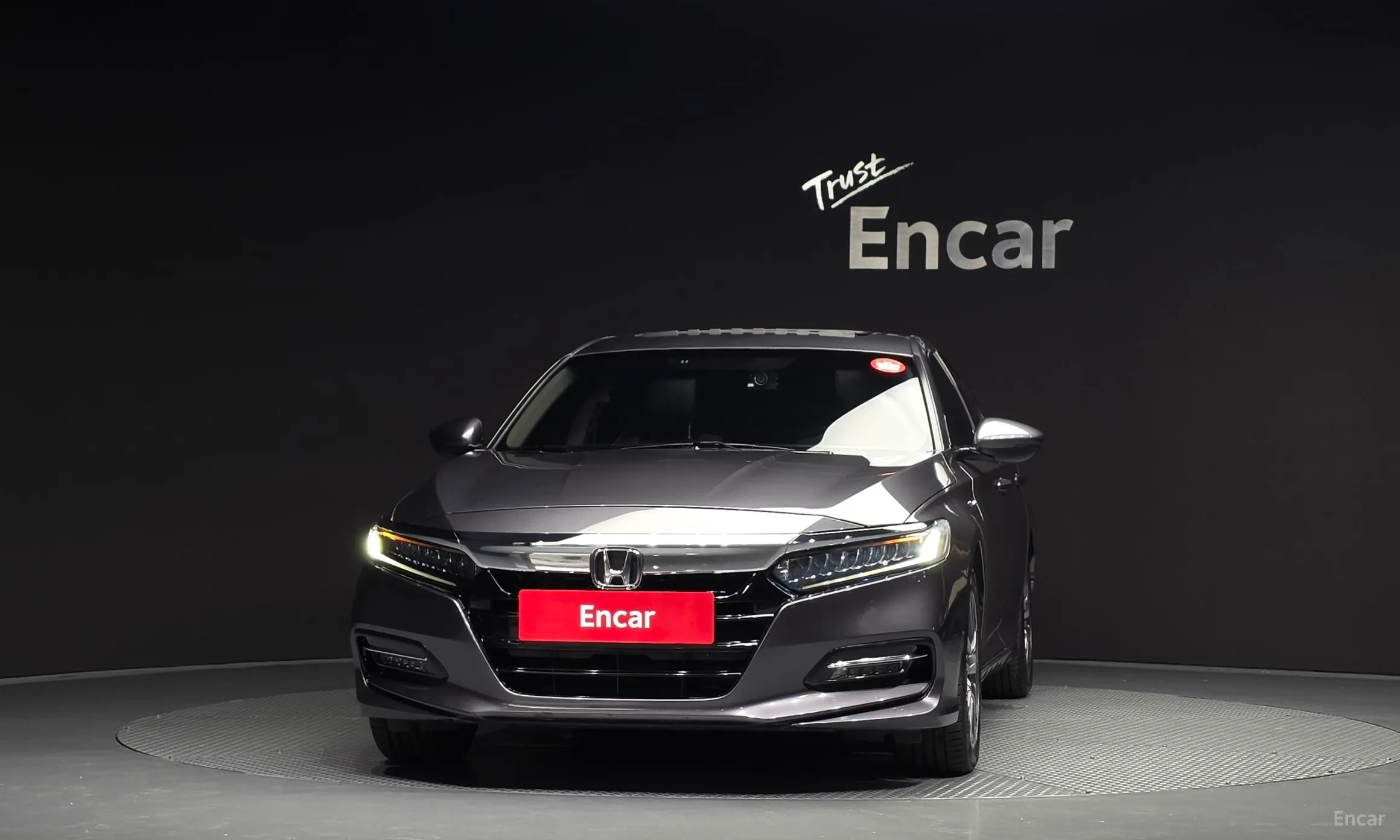 Honda Accord 10th Generation превью 3