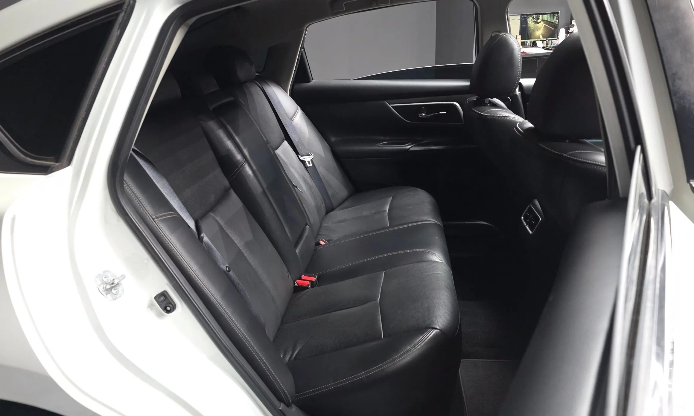 Nissan Altima превью 12