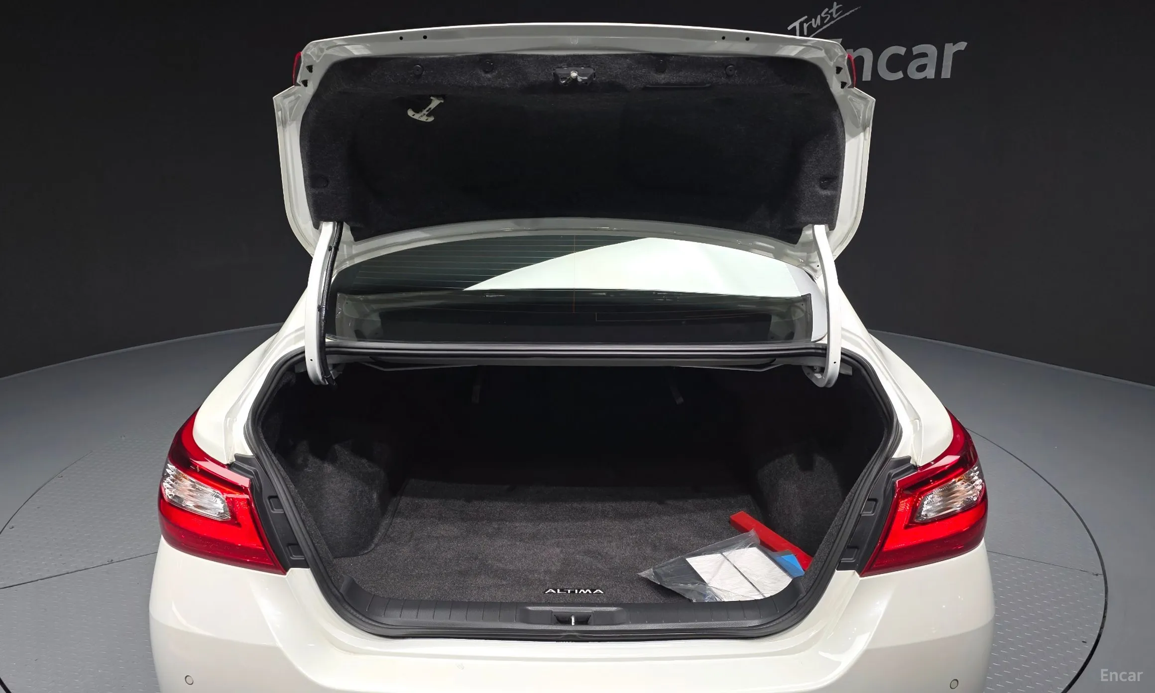 Nissan Altima превью 20