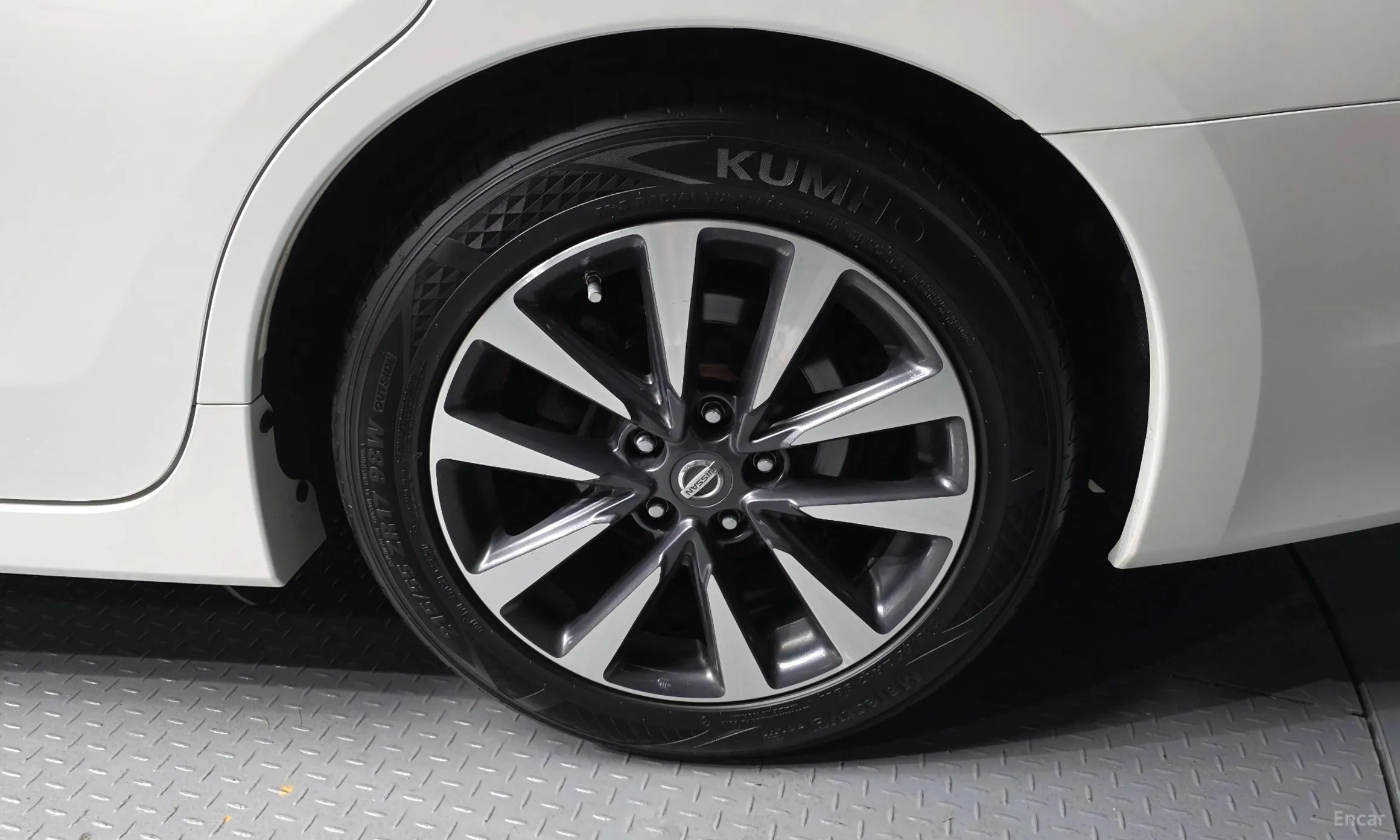 Nissan Altima превью 5