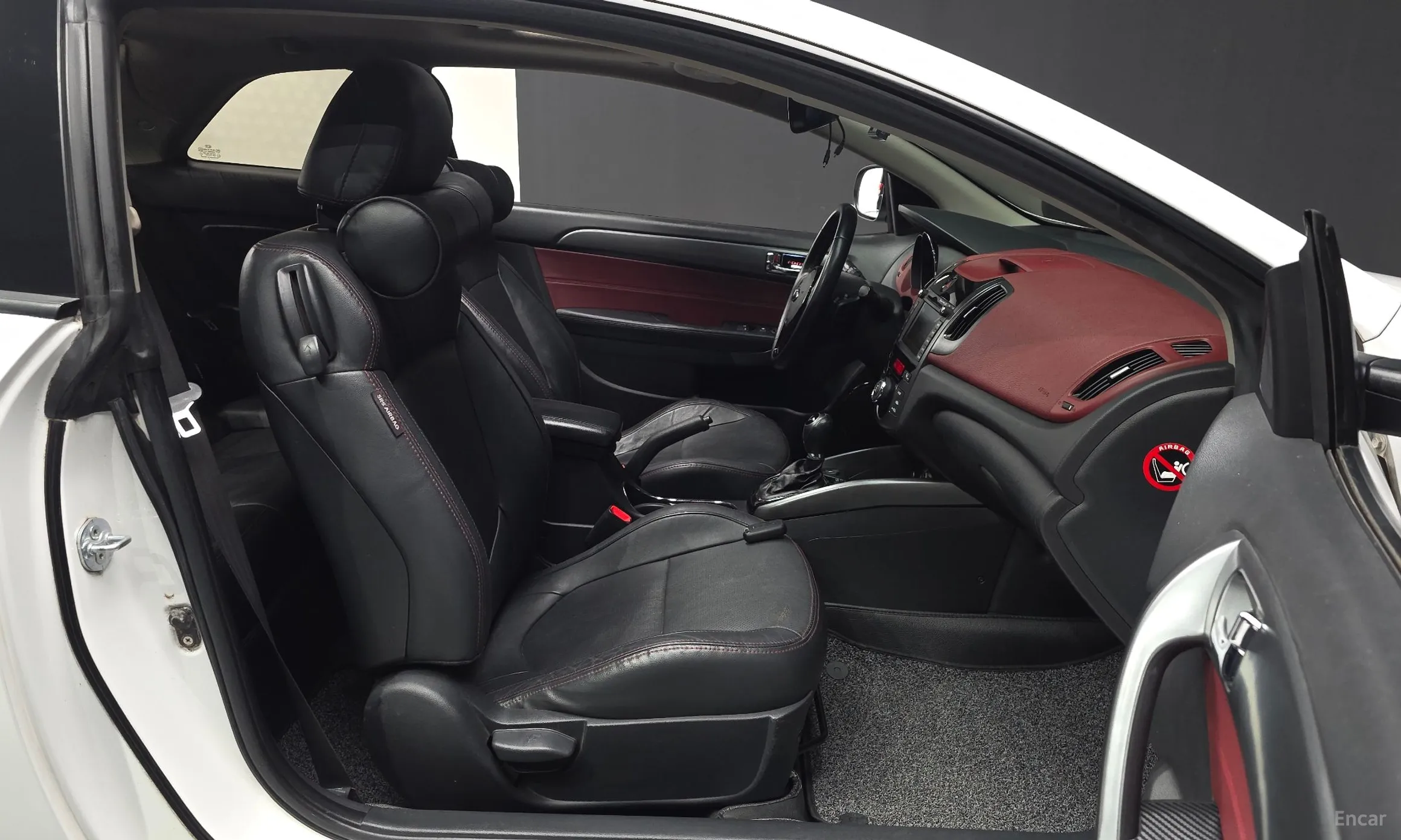 Kia Forte Coop превью 11
