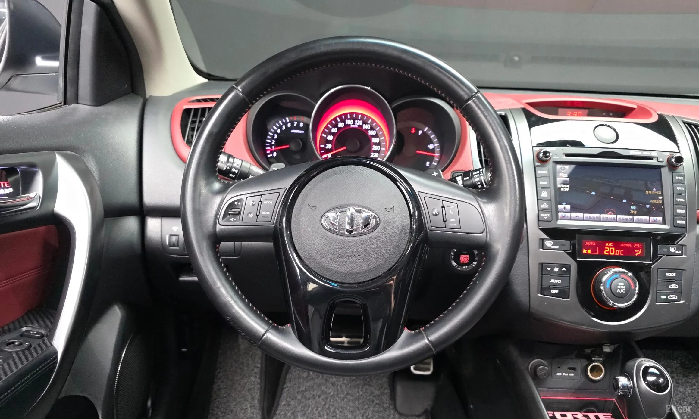 Kia Forte Coop превью 13