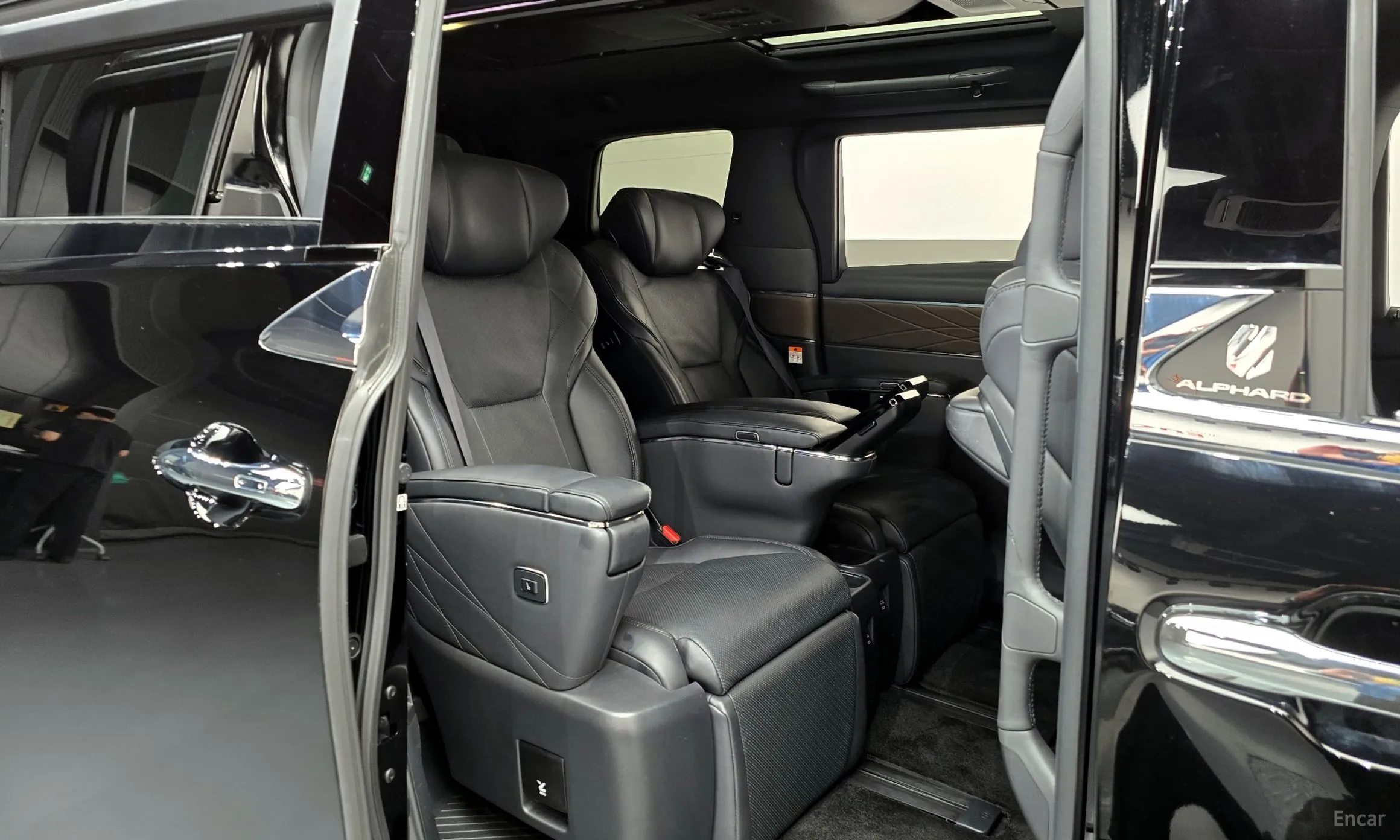 Toyota Alphard 4th Generation превью 11