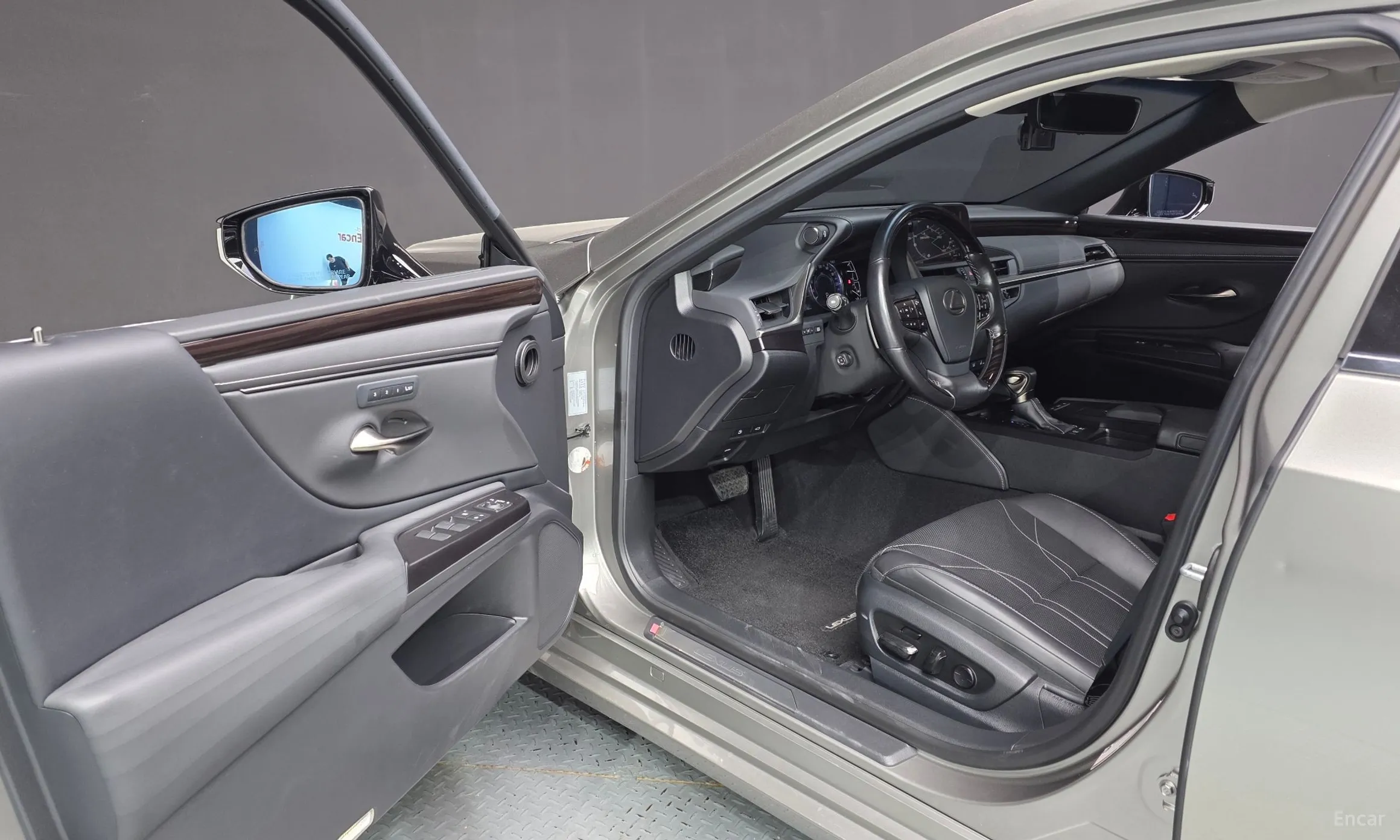 Lexus ES300h 7th Generation превью 10