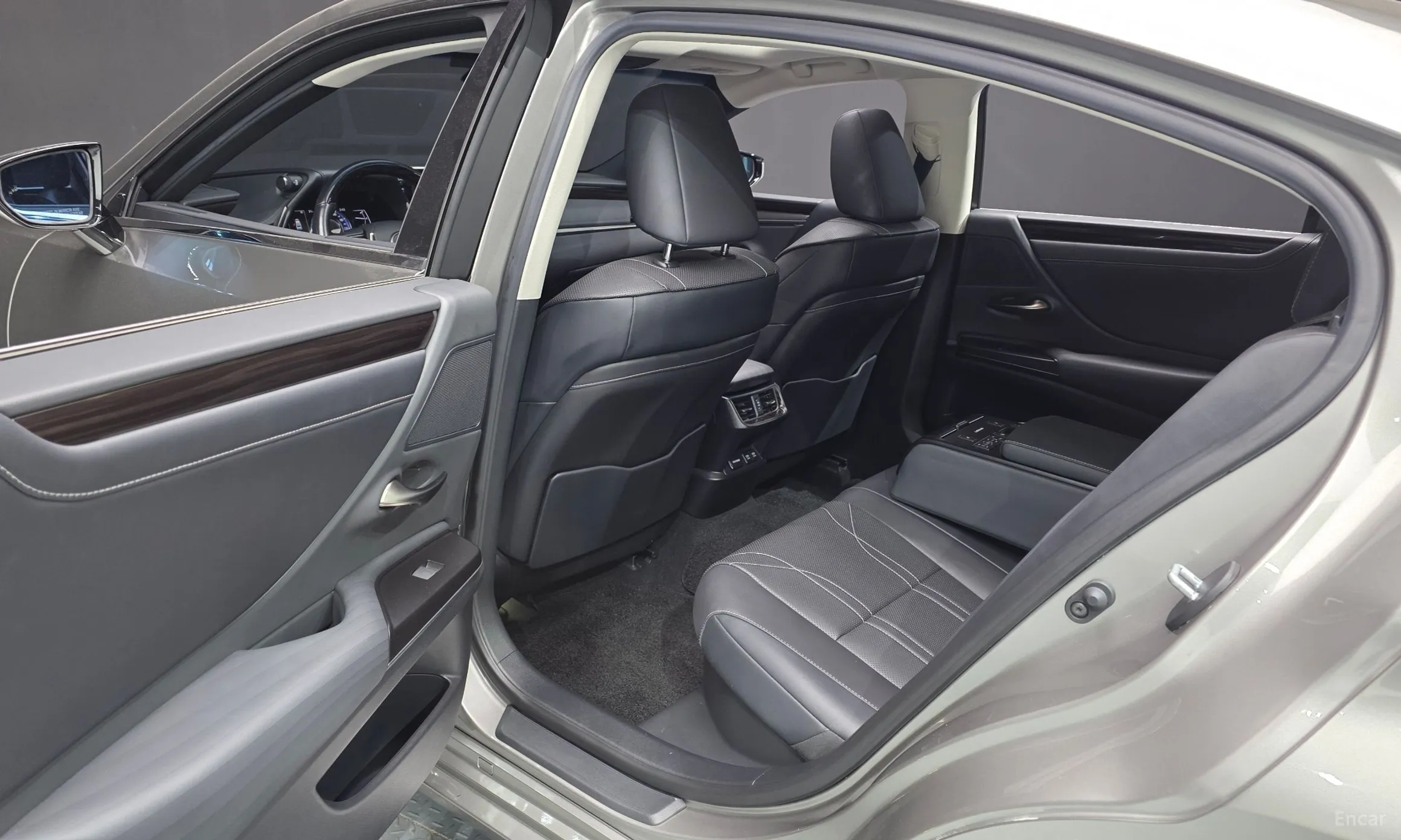 Lexus ES300h 7th Generation превью 12