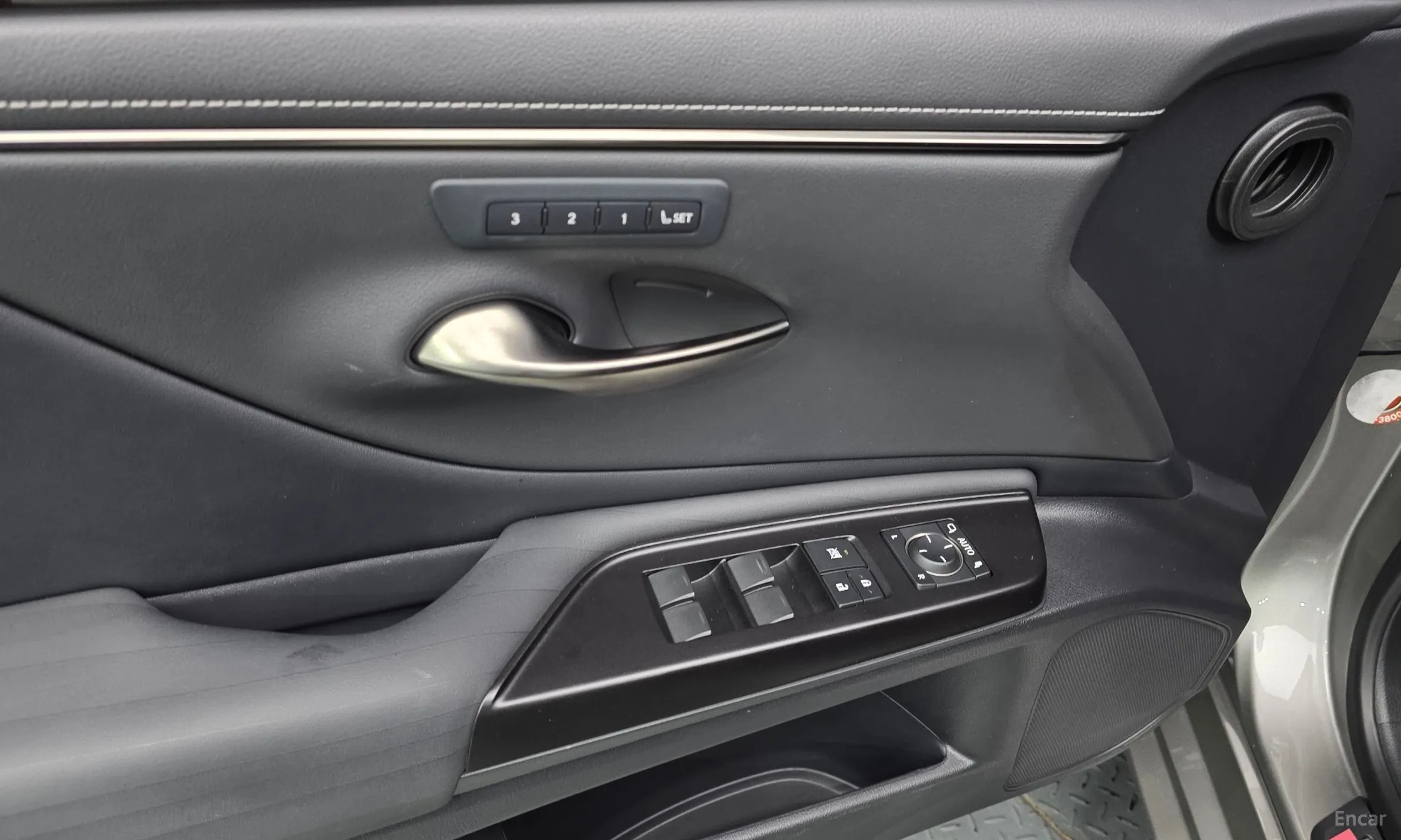 Lexus ES300h 7th Generation превью 17