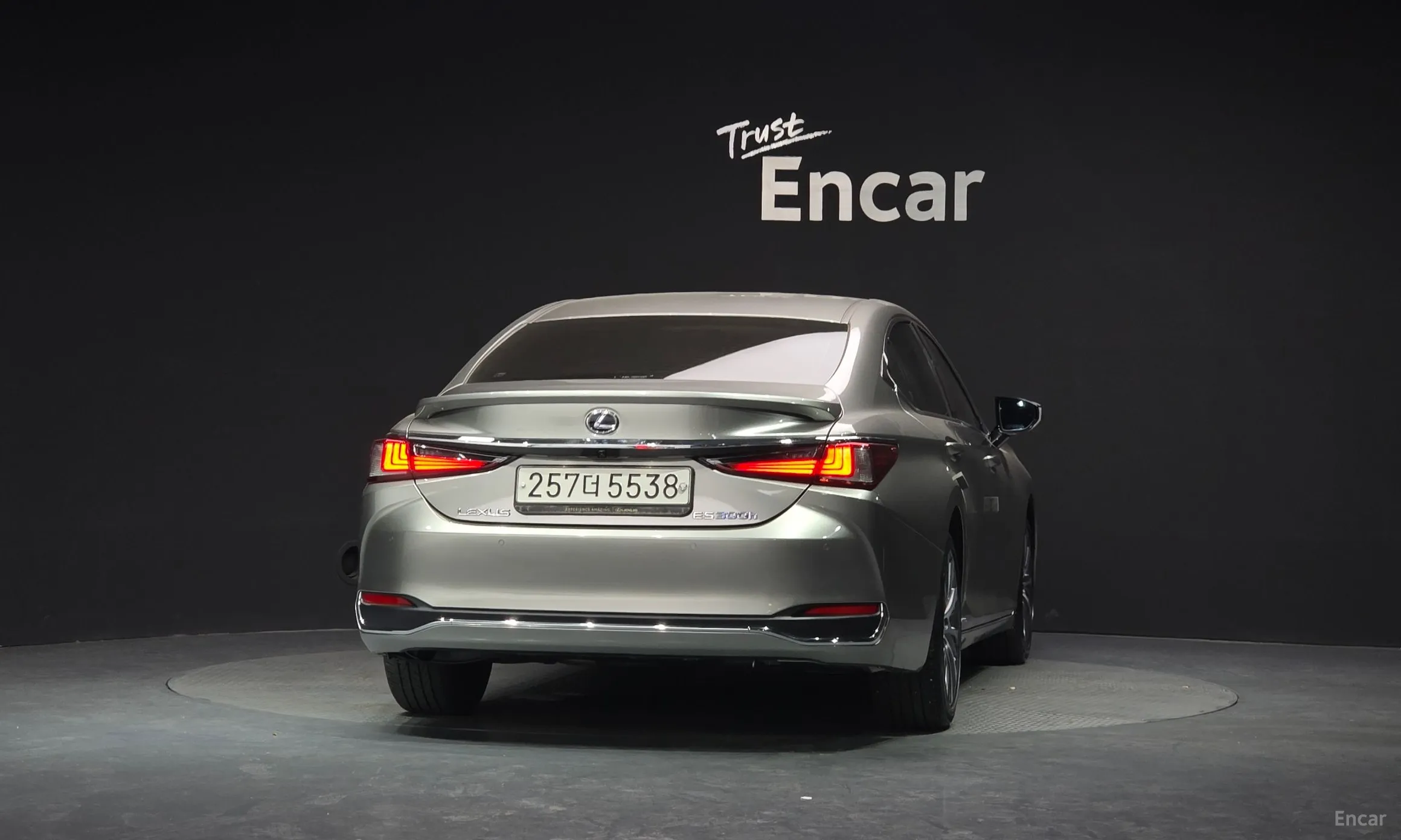 Lexus ES300h 7th Generation превью 4