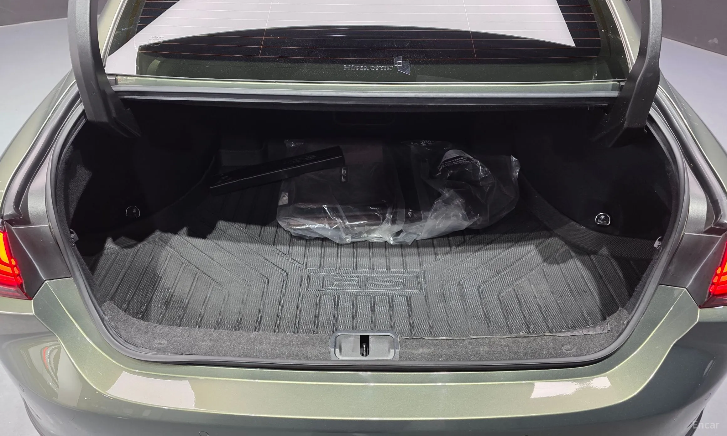 Lexus ES300h 7th Generation превью 18