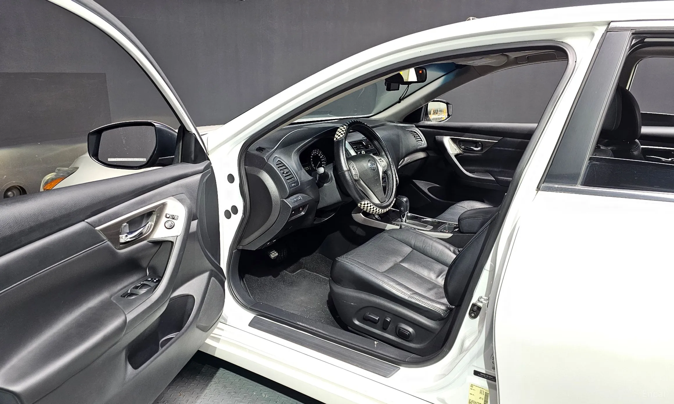 Nissan Altima превью 10