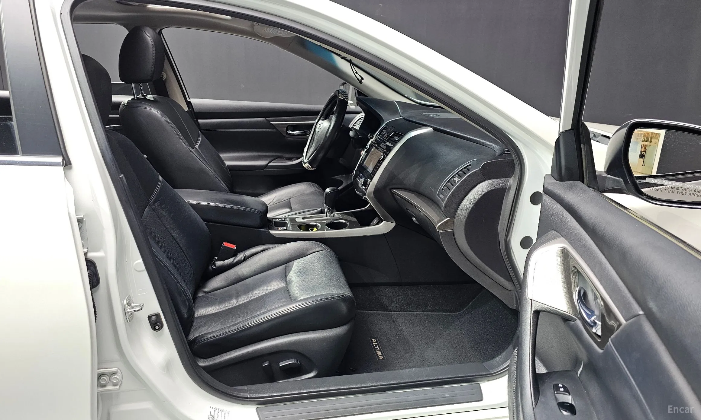 Nissan Altima превью 11