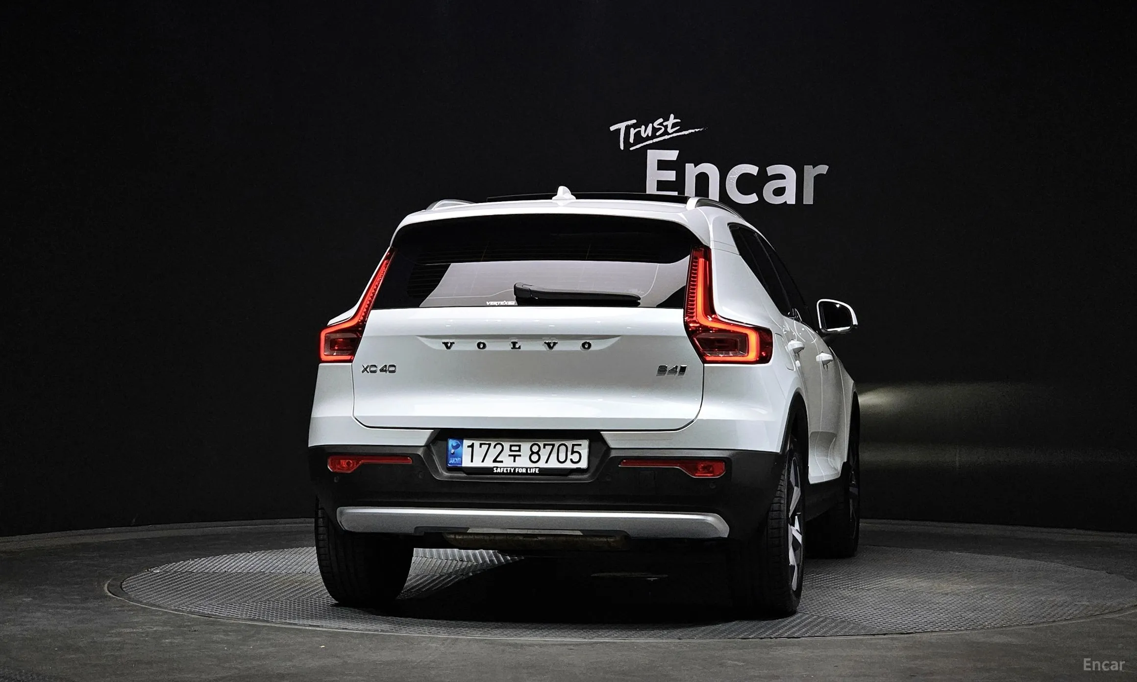 Volvo XC40 превью 4