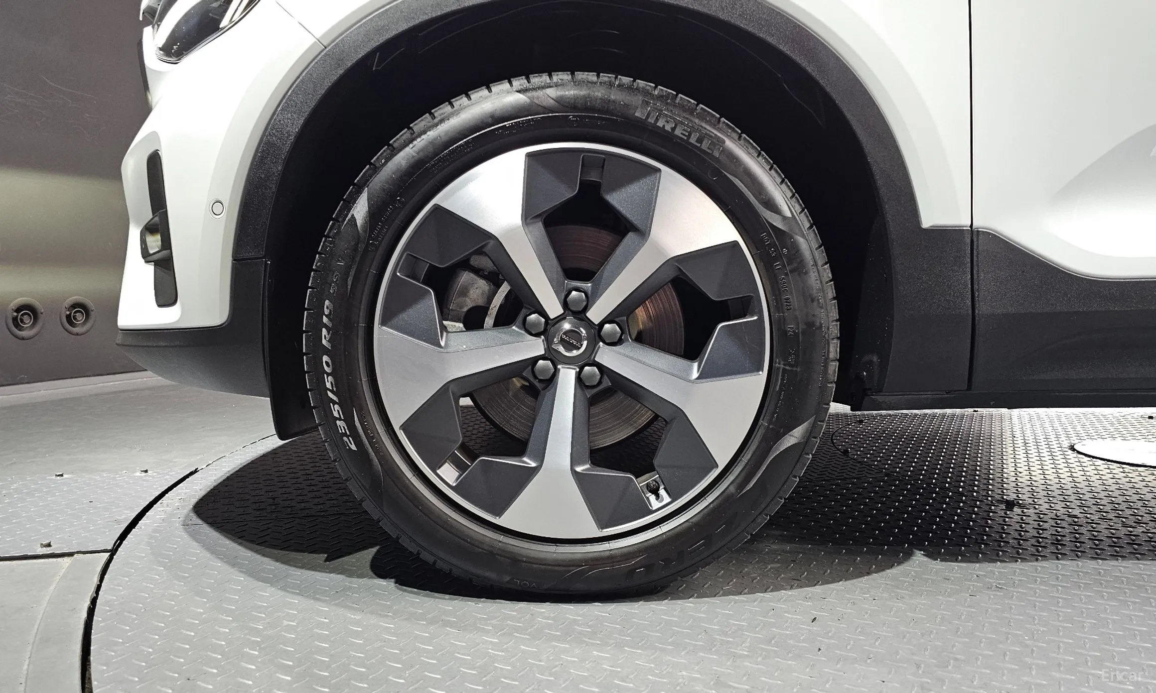 Volvo XC40 превью 5