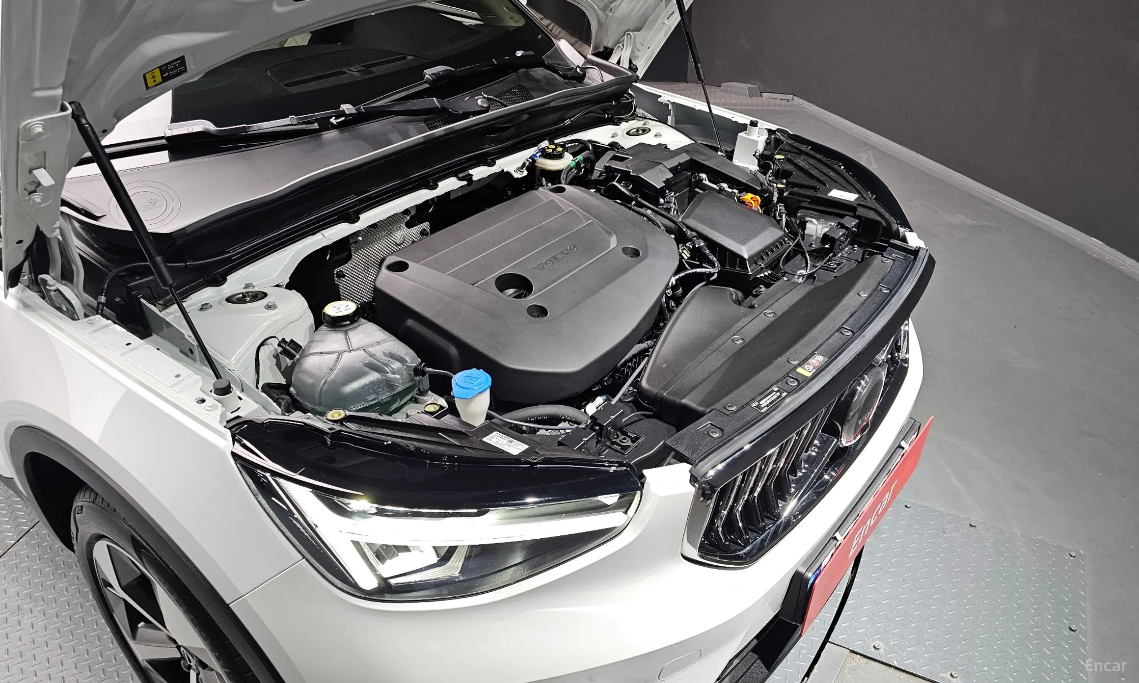 Volvo XC40 превью 6