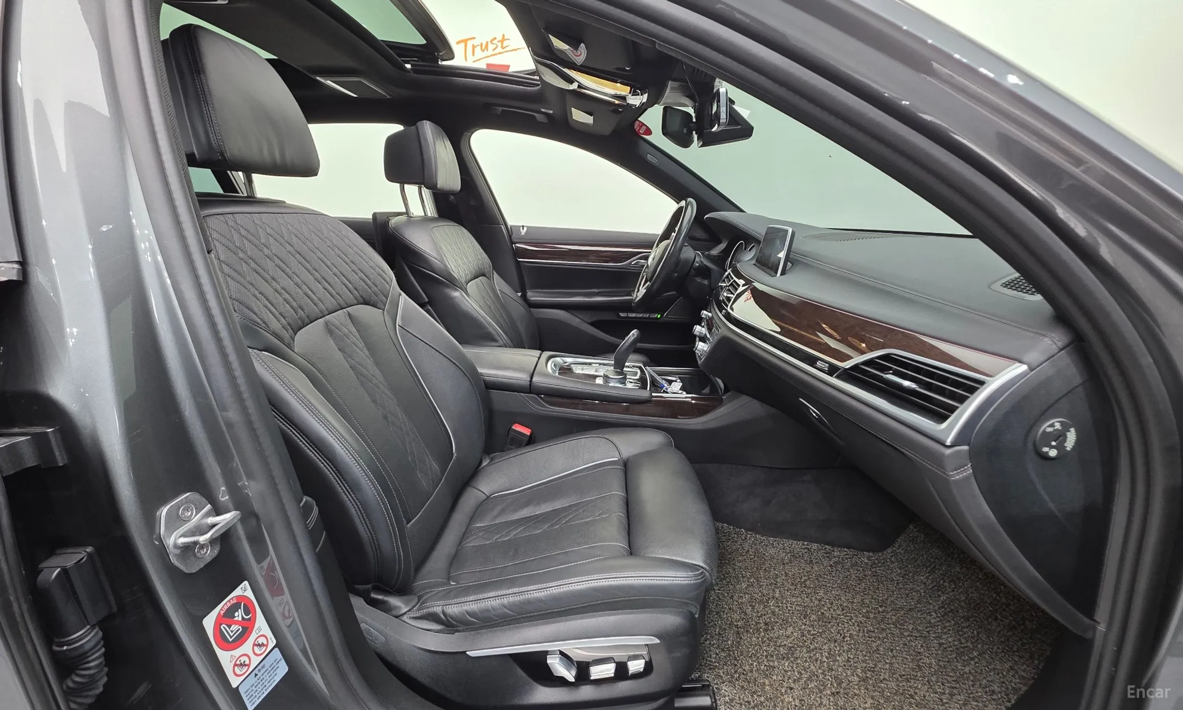 BMW 7 Series (G11) превью 10