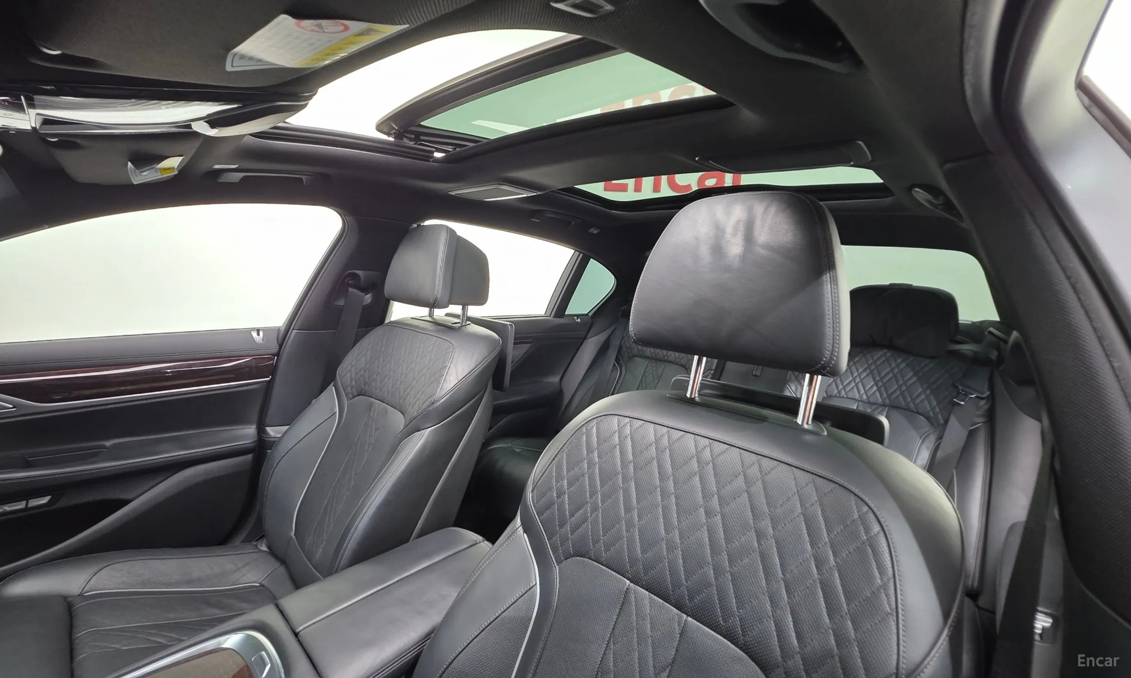 BMW 7 Series (G11) превью 12
