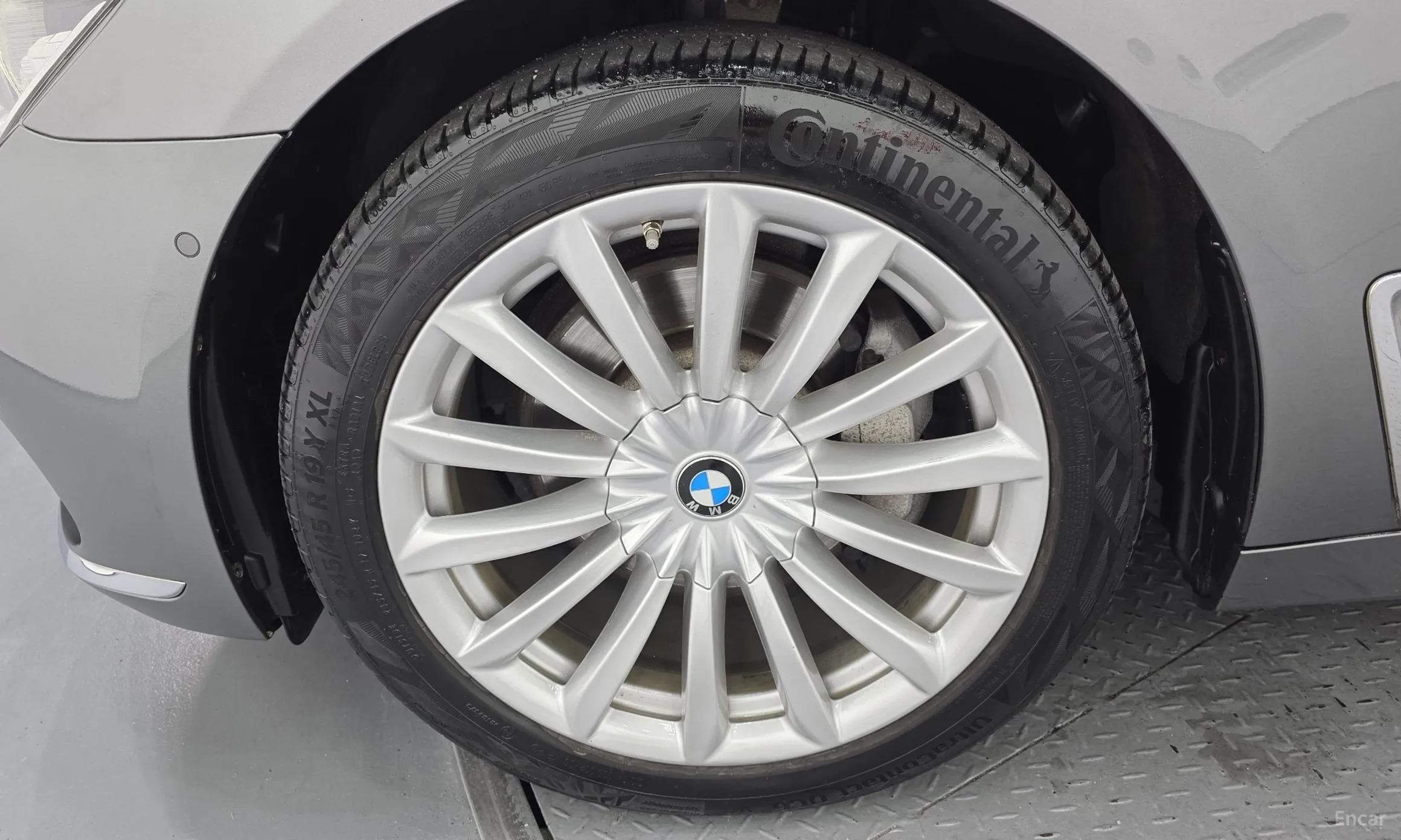 BMW 7 Series (G11) превью 5