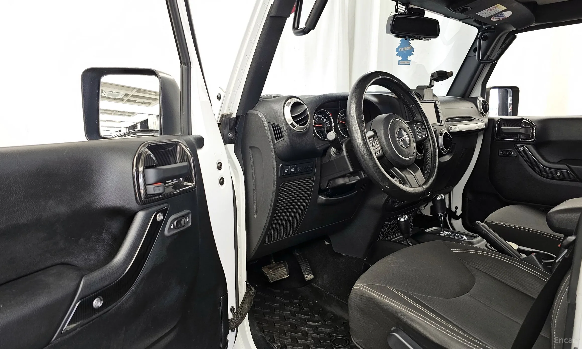 Jeep Wrangler (JK) превью 10