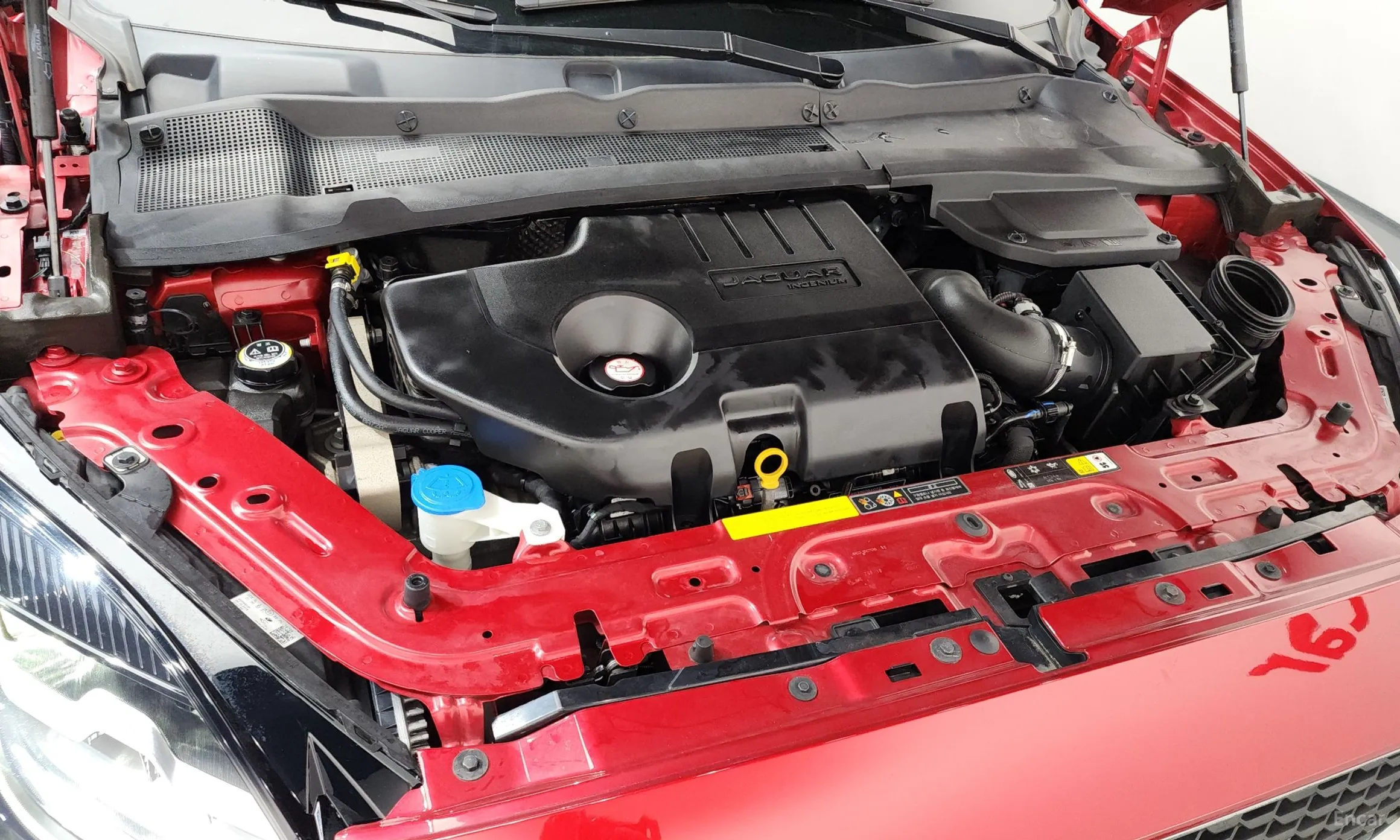 Jaguar E-PACE превью 6