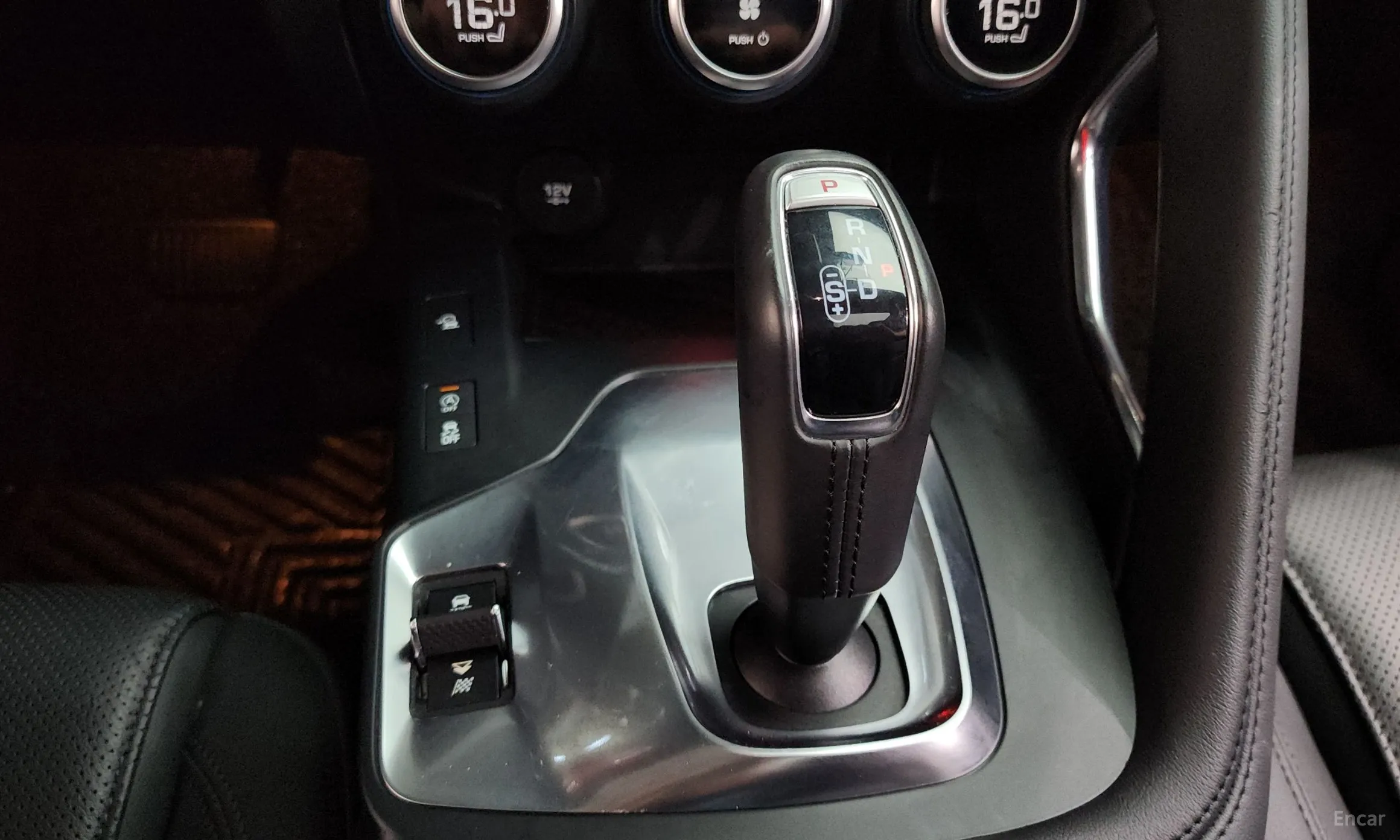 Jaguar E-PACE превью 9