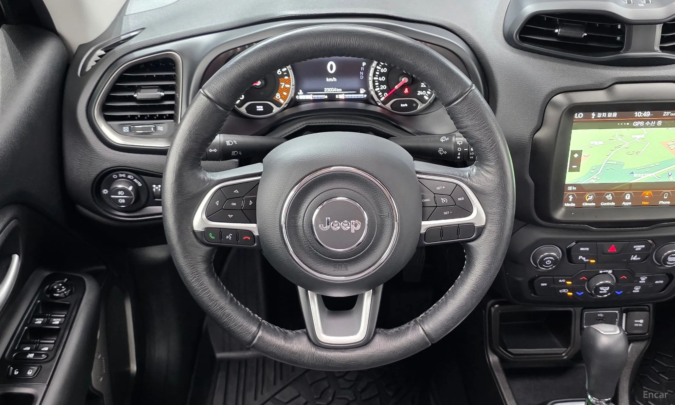 Jeep Renegade превью 13