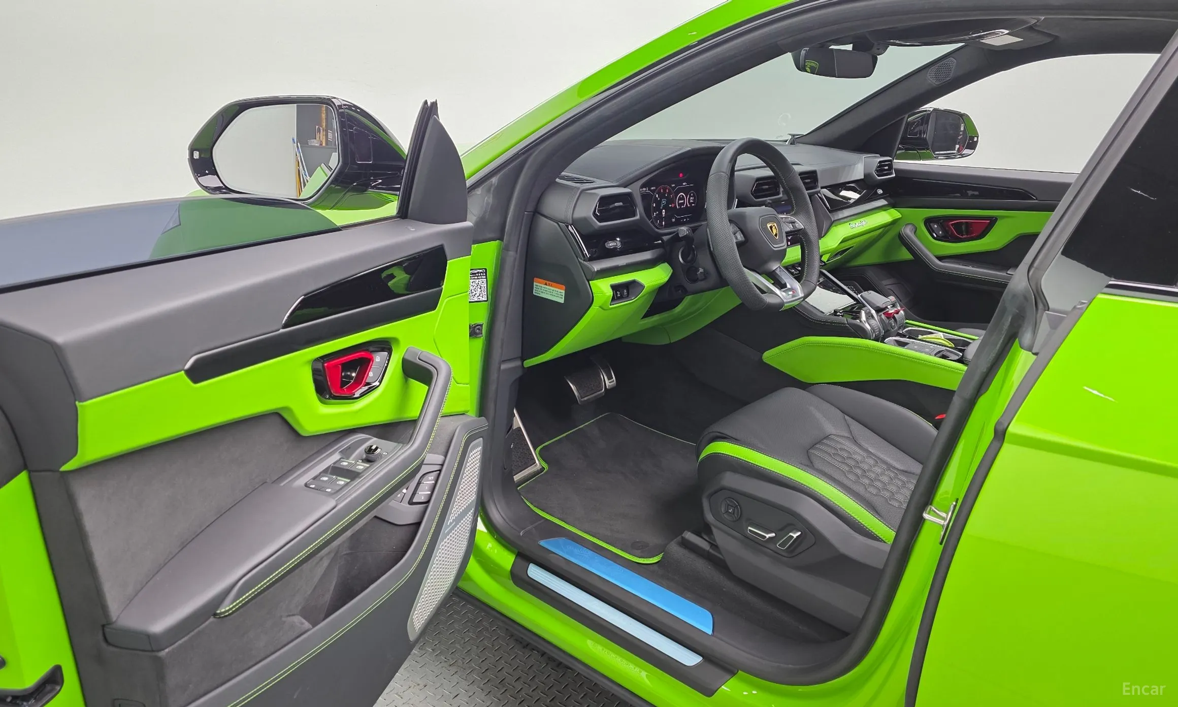 Lamborghini Urus превью 10