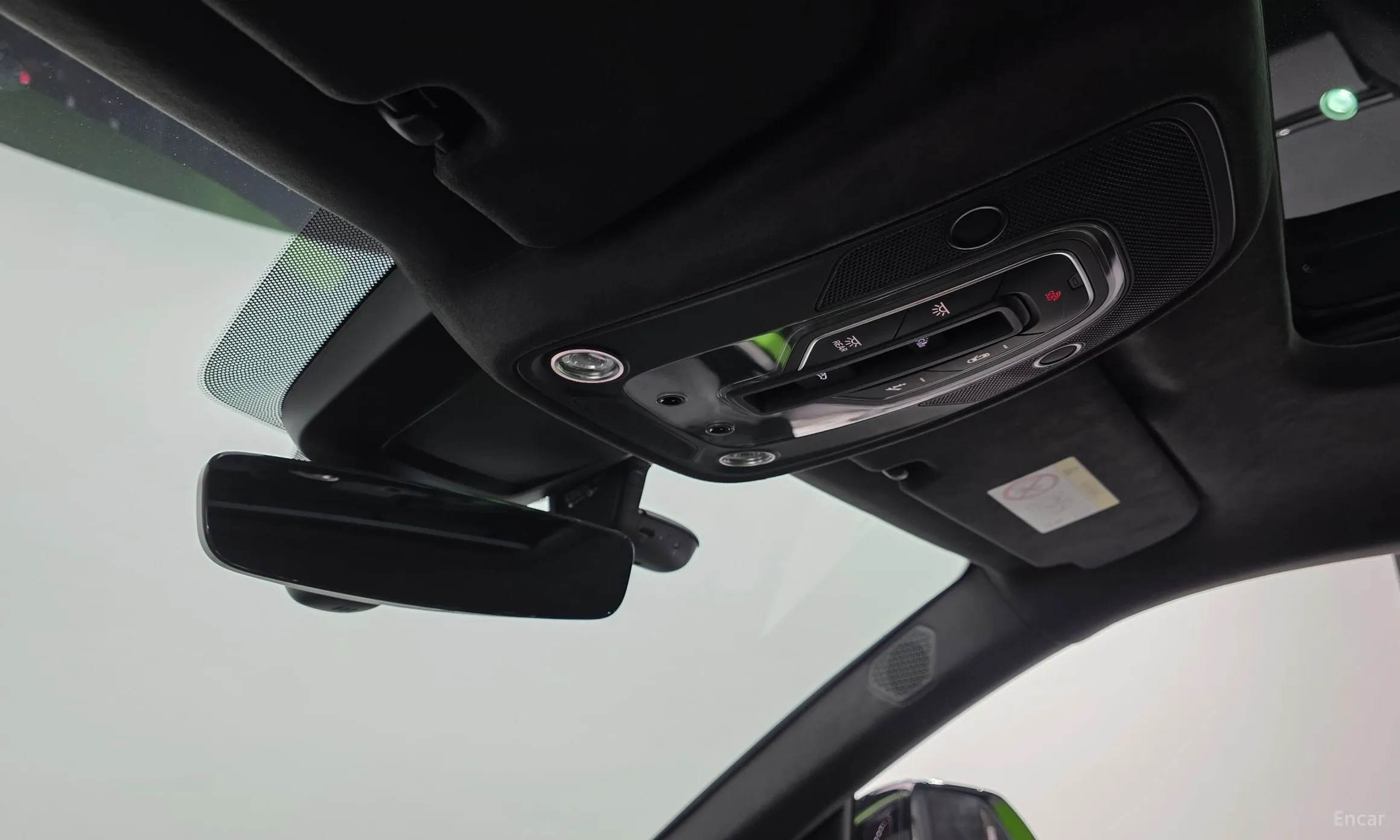 Lamborghini Urus превью 20