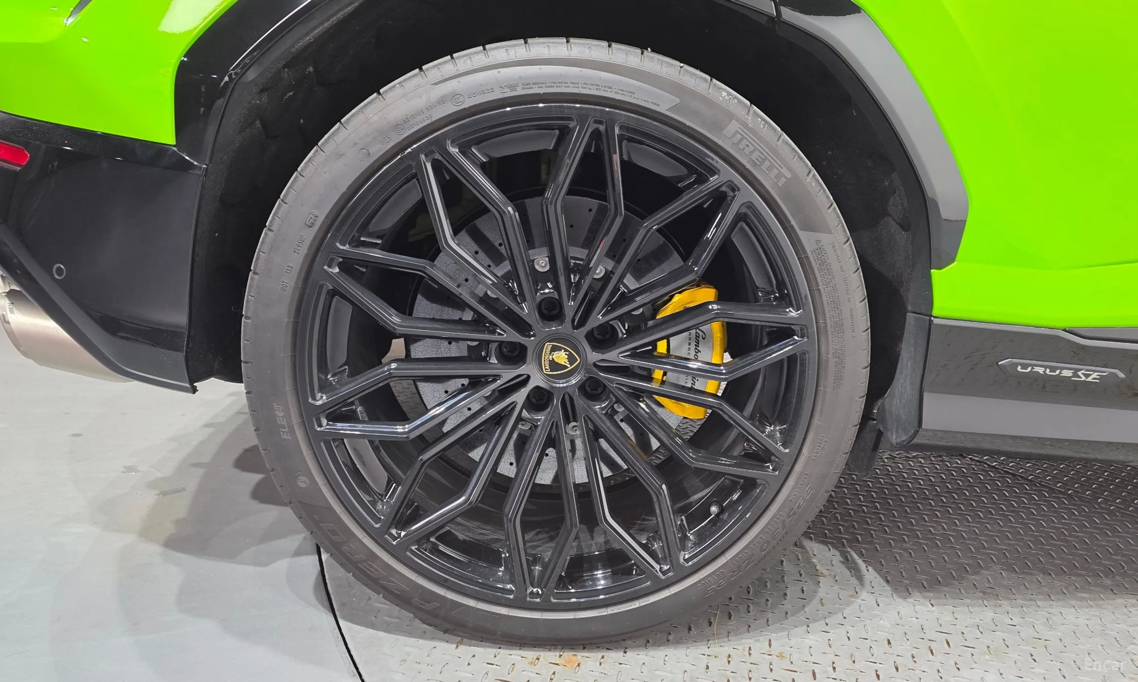 Lamborghini Urus превью 5