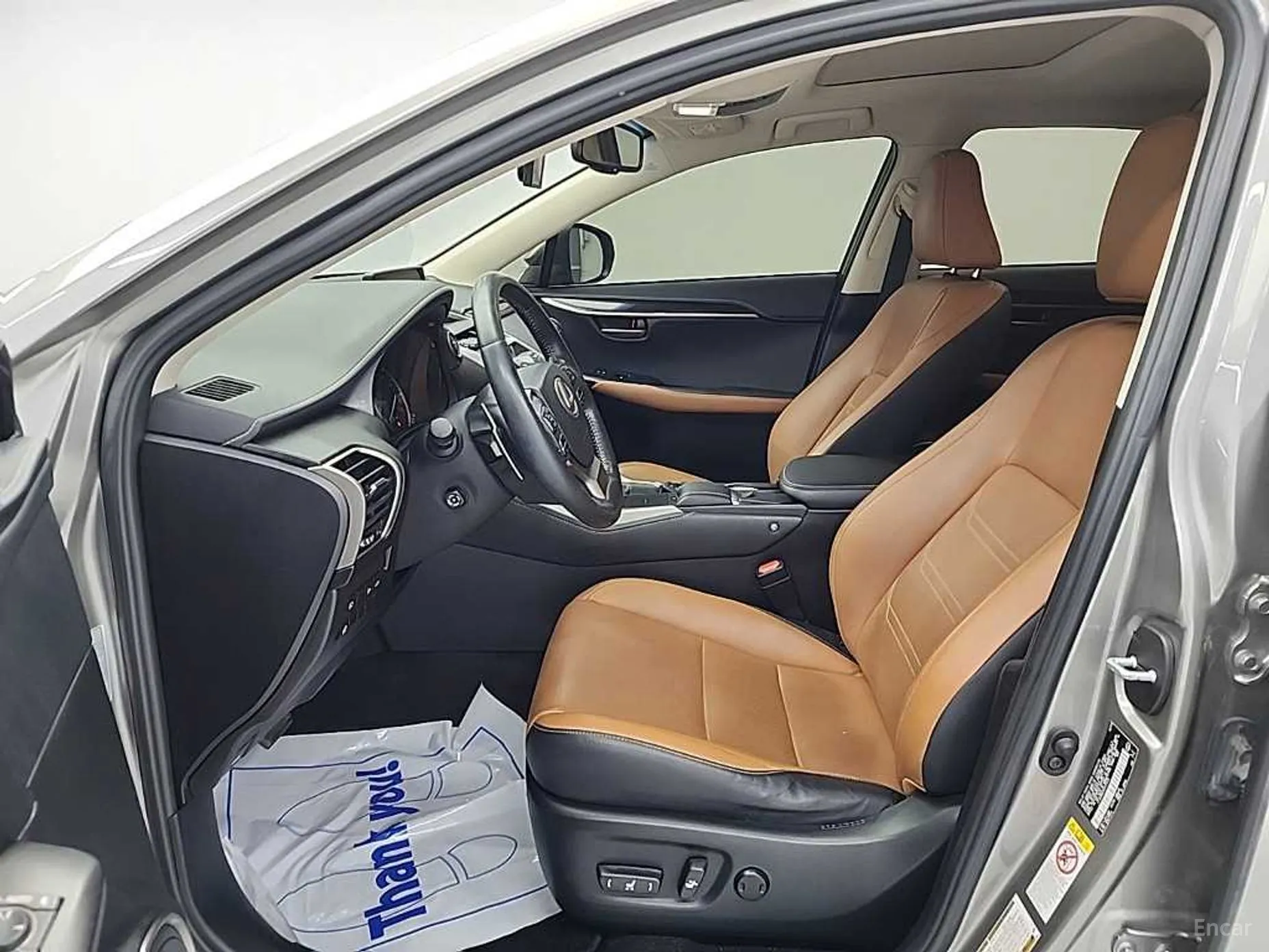 Lexus NX300h превью 11