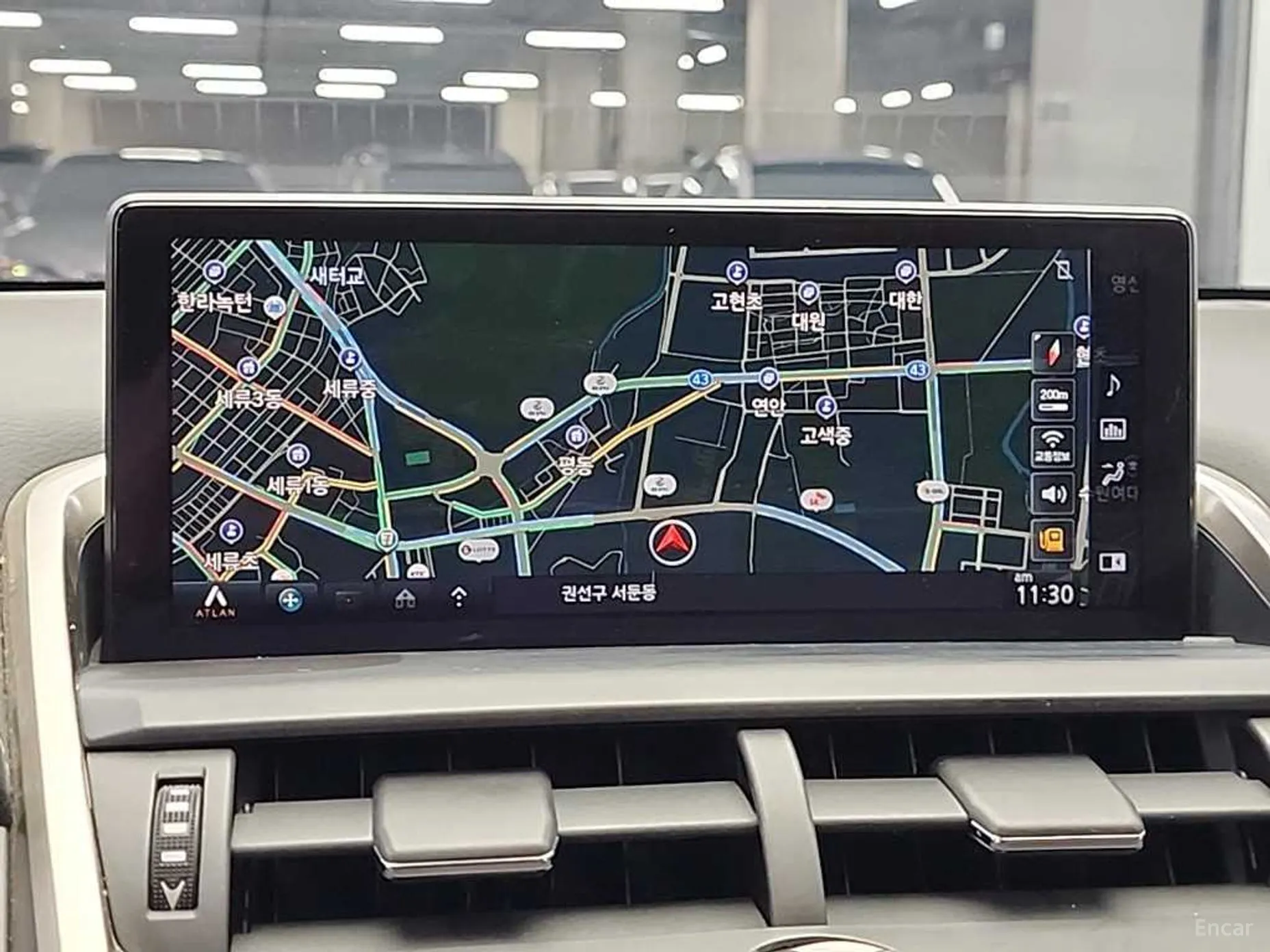 Lexus NX300h превью 15