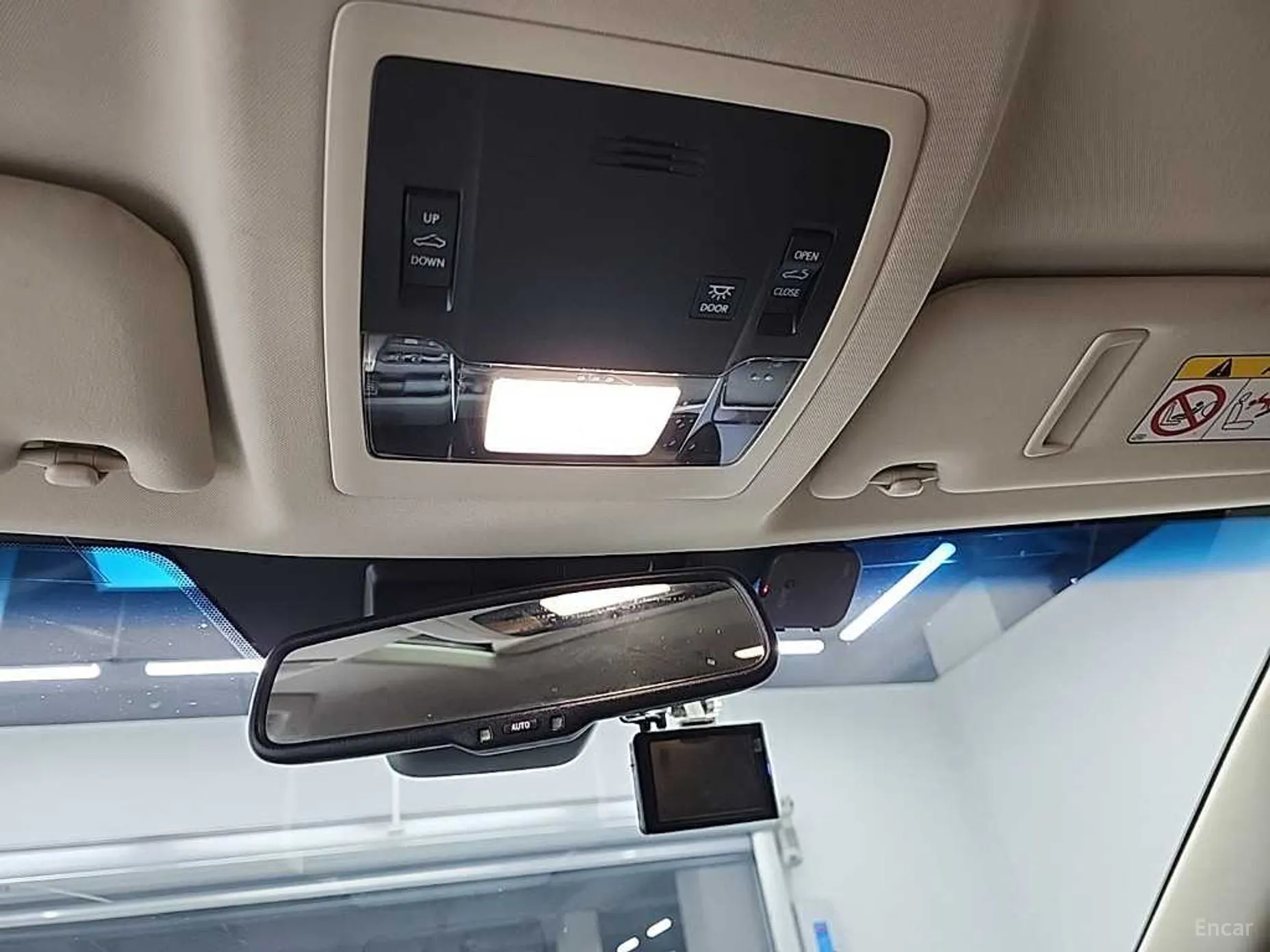 Lexus NX300h превью 17