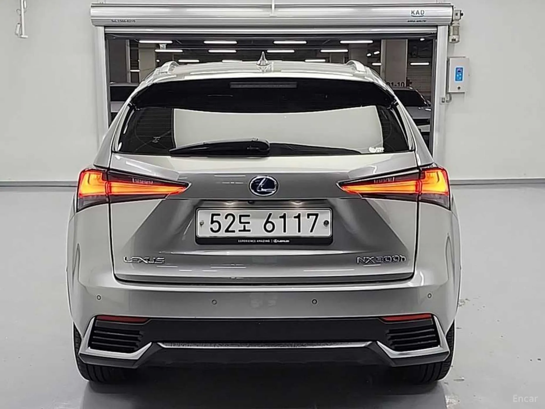 Lexus NX300h превью 3