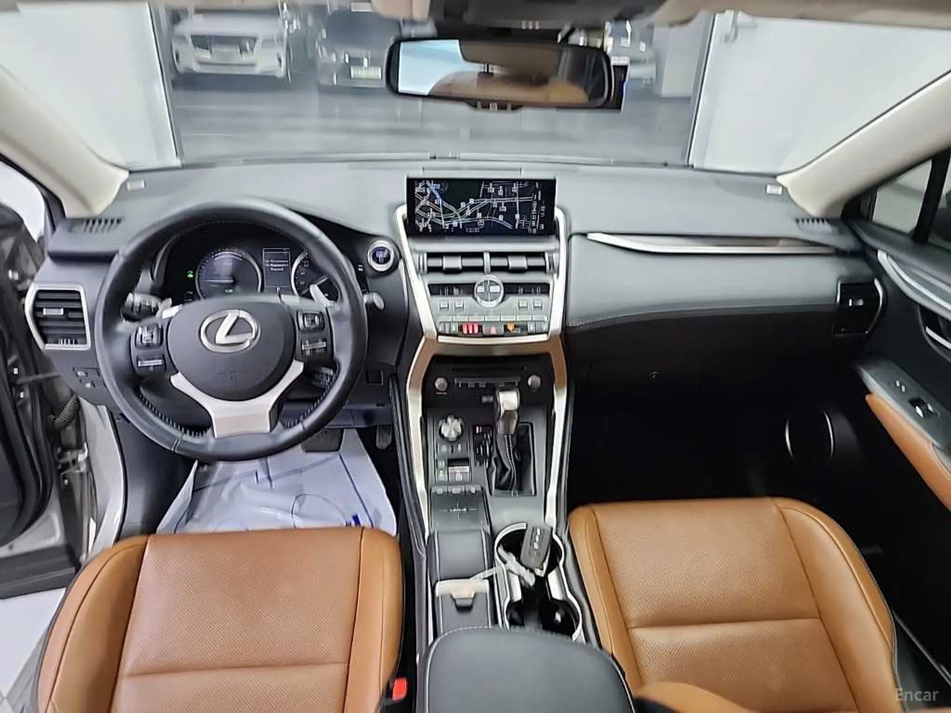 Lexus NX300h превью 7