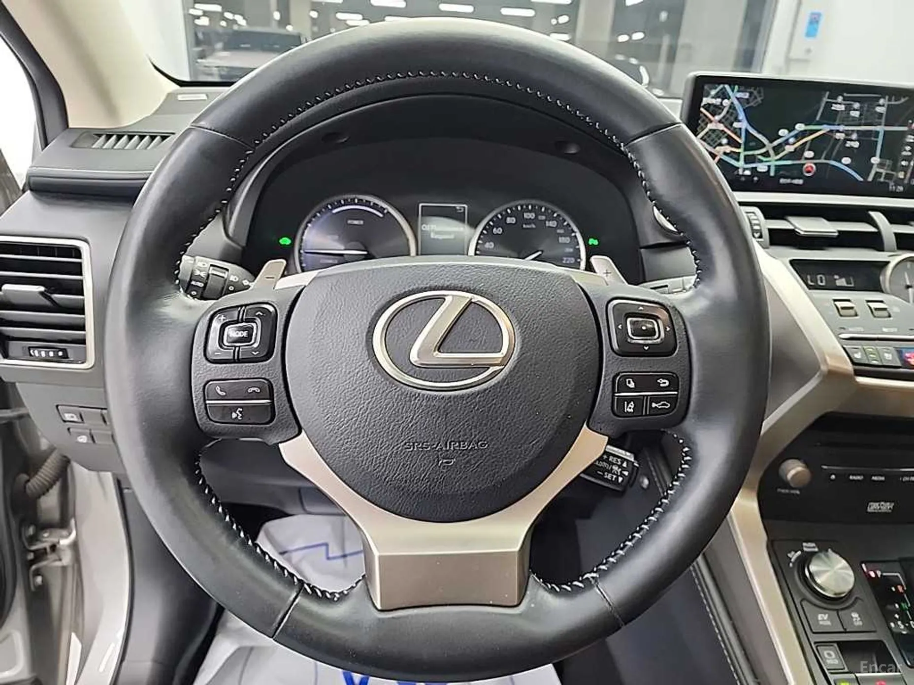 Lexus NX300h превью 9