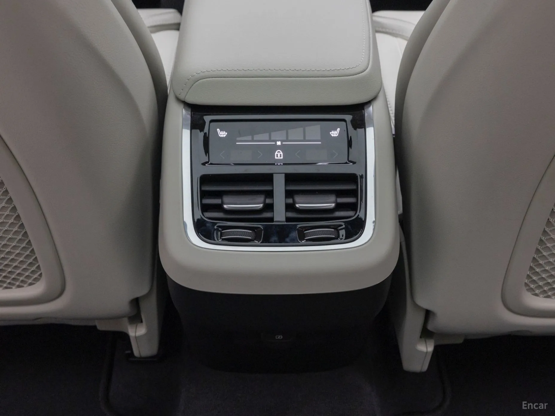 Volvo XC60 Gen 2 превью 16