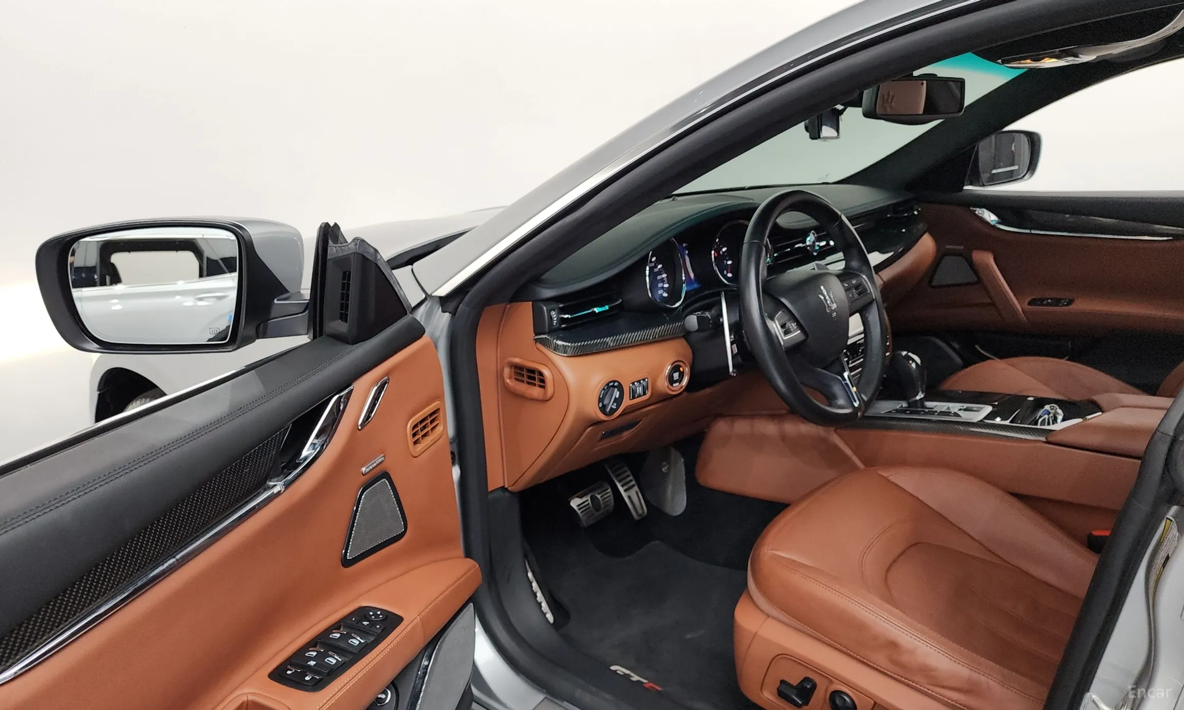 Maserati Quattroporte превью 10