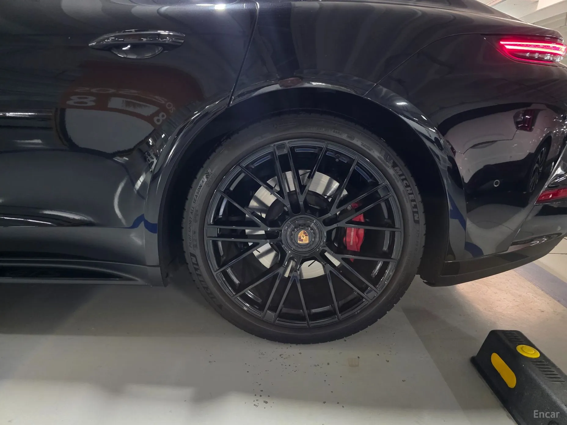 Porsche Panamera (976) превью 16