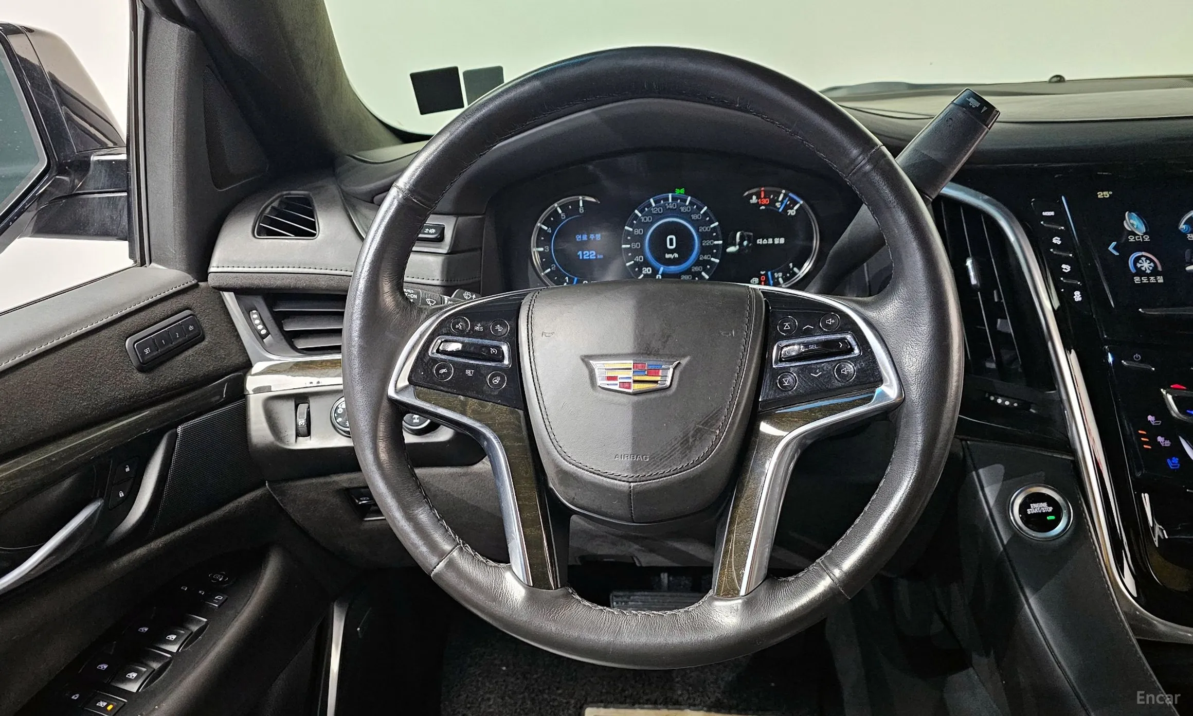Cadillac Escalade превью 12