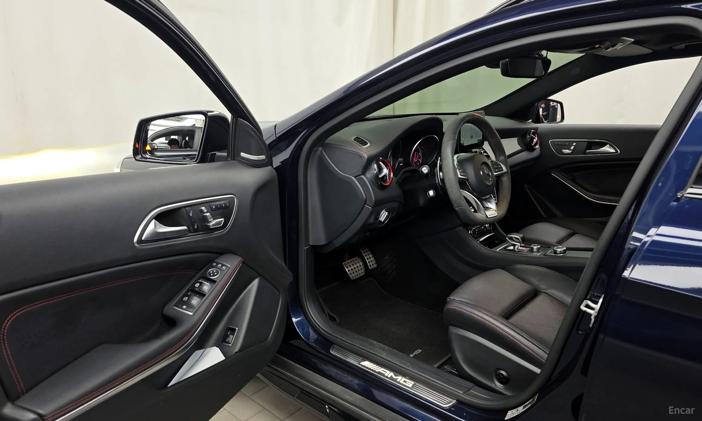 Mercedes Benz GLA-Class X156 превью 10