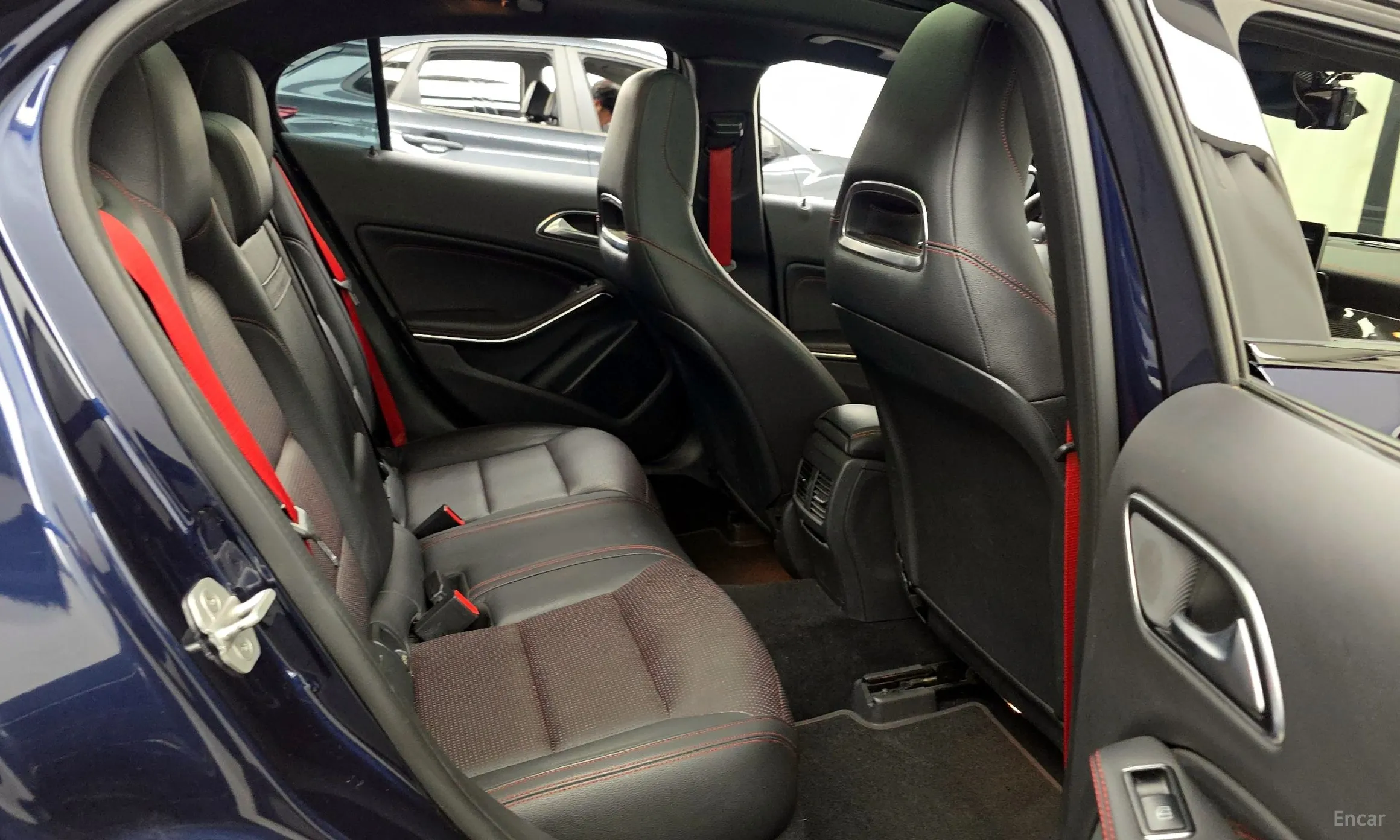 Mercedes Benz GLA-Class X156 превью 12