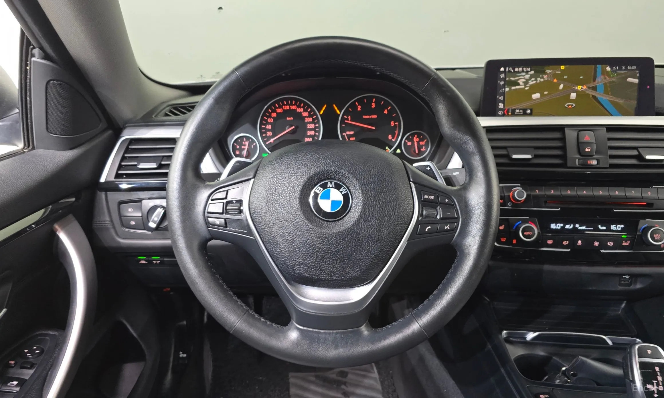 BMW Series 4 (F32) превью 15